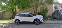 Renault Megane E-Tech Blanc Glacier Equilibre of 3keus