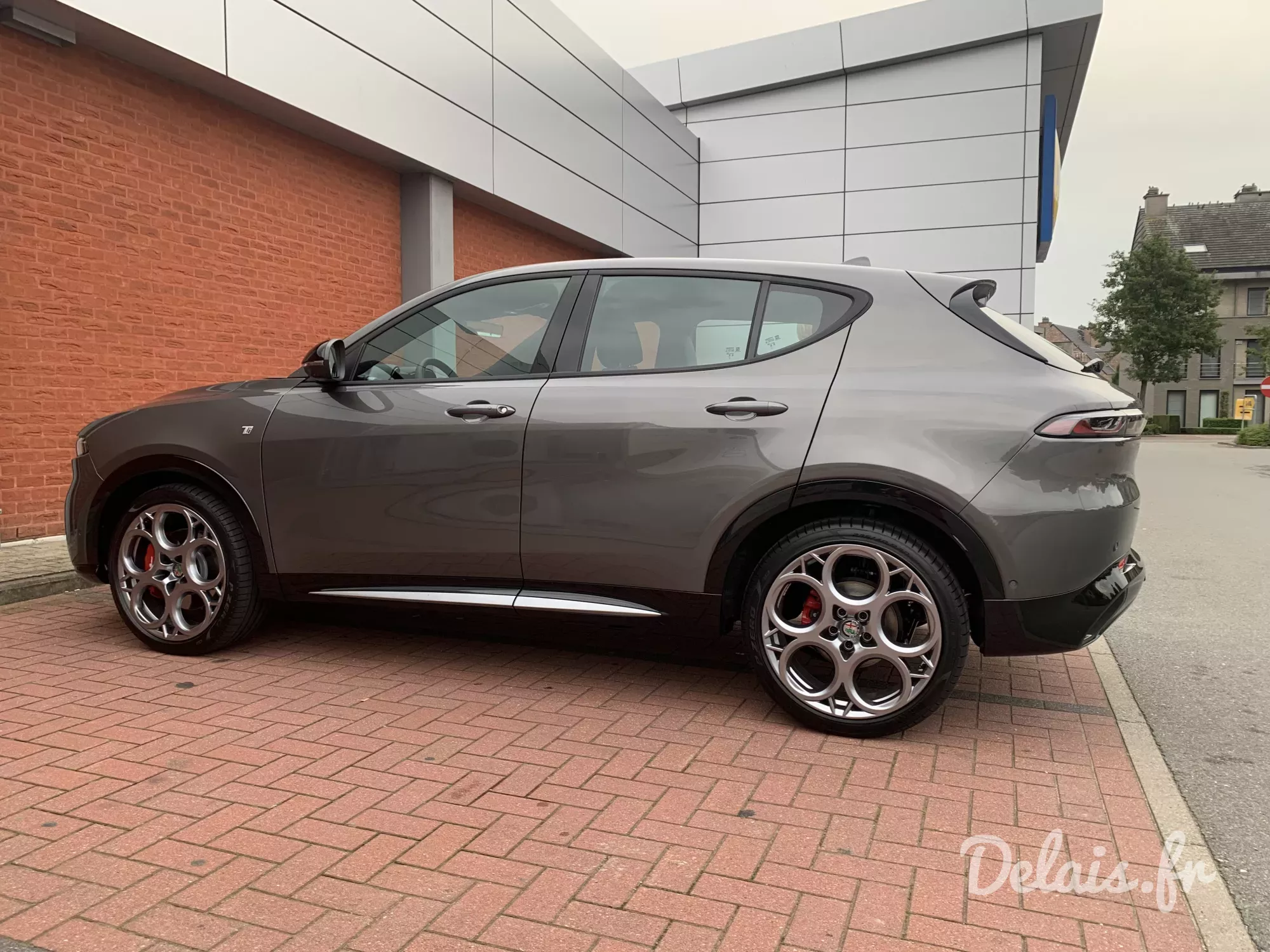 Alfa Romeo Tonale Gris Vesuvio Ti