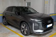 Audi Q3 Daytona grey S line of Plp