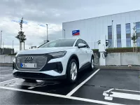Audi Q4 e-tron Glacier white Base of Manuel