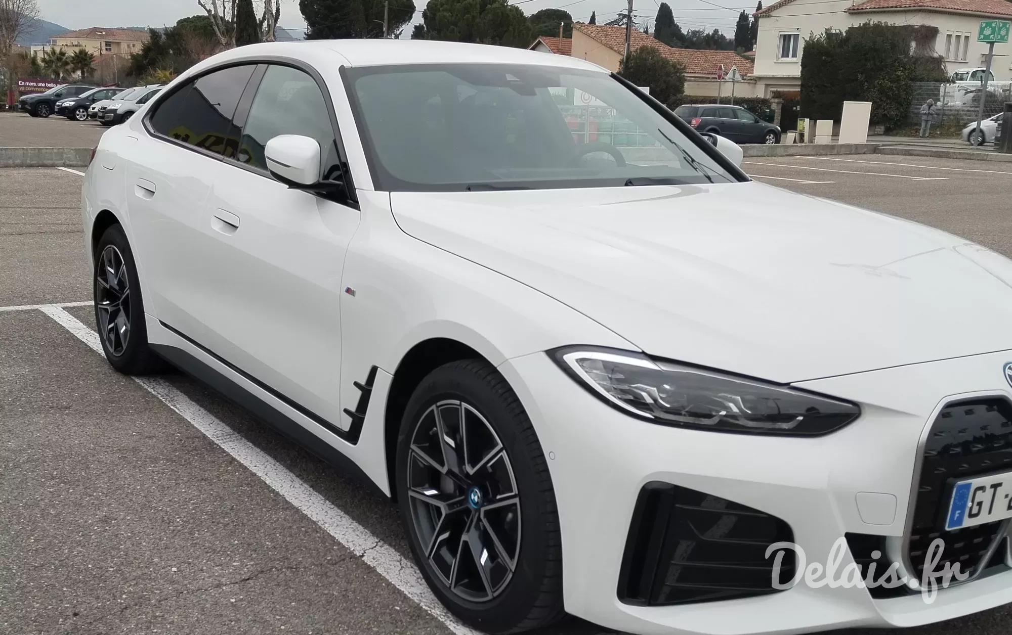 BMW i4 Alpinweiss M Sport