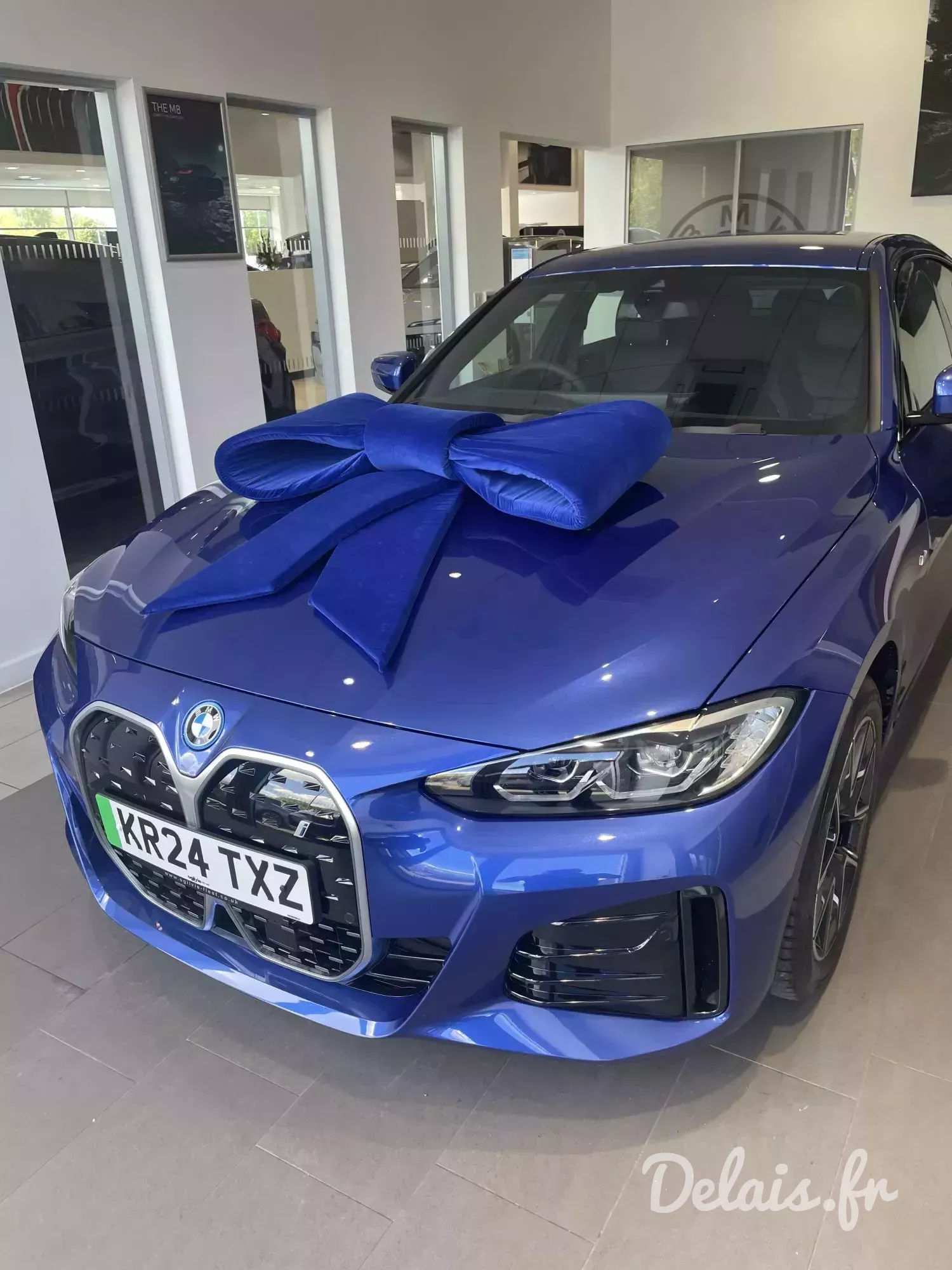 BMW i4 M Portimao Blau M Sport