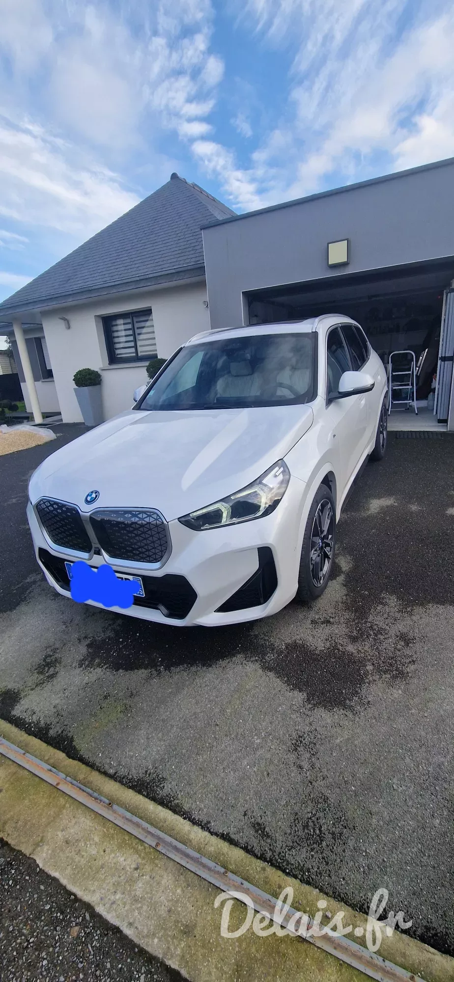 BMW iX1 Alpinweiss M Sport