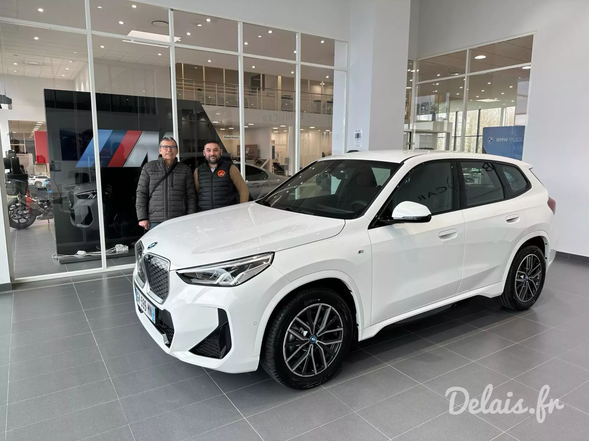 BMW iX1 Alpinweiss M Sport