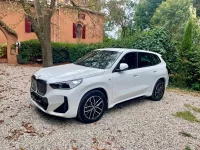 BMW iX1 Alpinweiss M Sport of Dhg