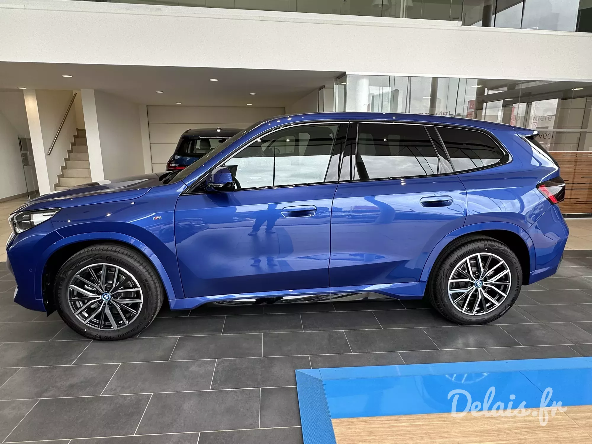 BMW iX1 M Portimao Blau M Sport