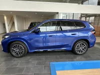 BMW iX1 M Portimao Blau M Sport of Thibault