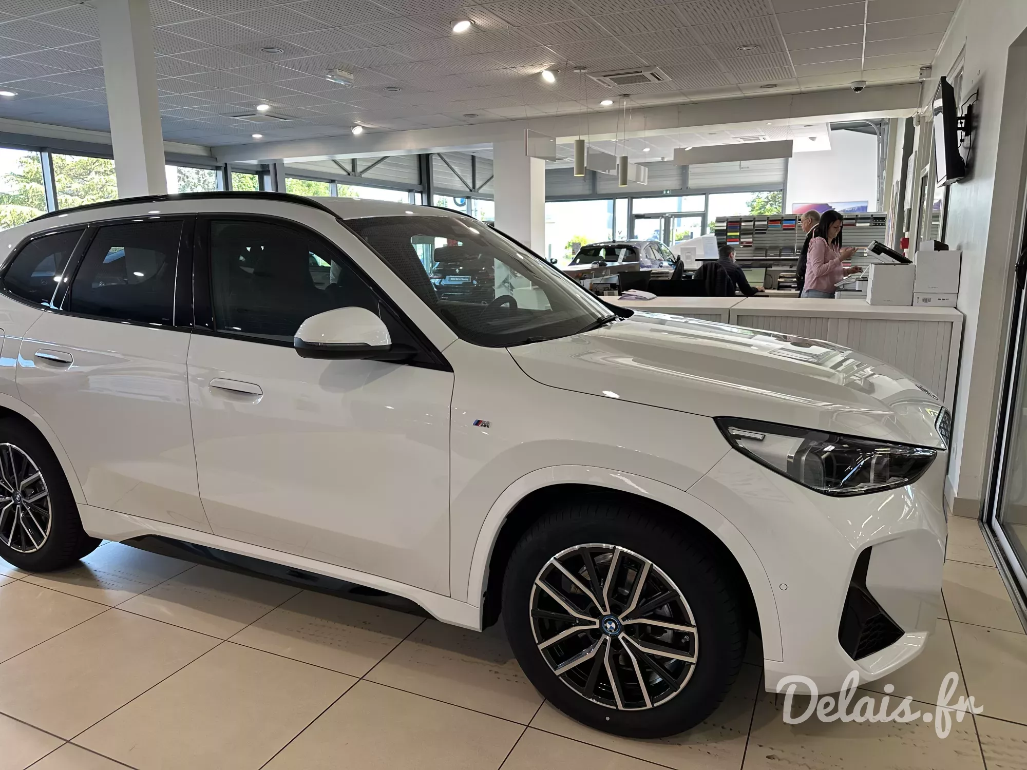 BMW iX1 Alpinweiss M Sport