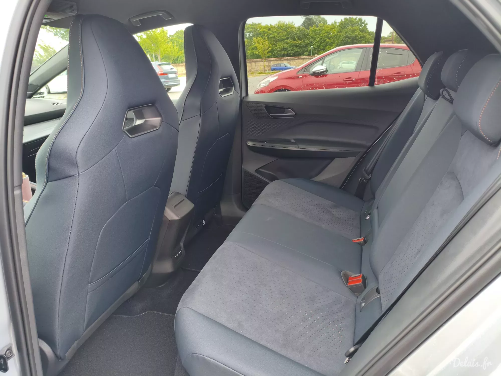 Cupra Born Geyser Silver V