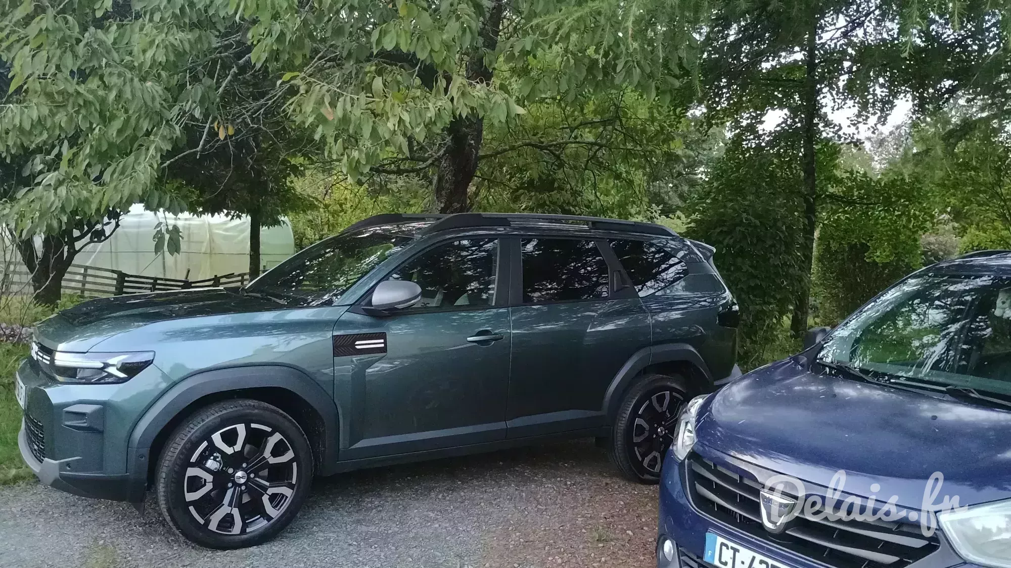 Dacia Bigster Cedar Green Journey