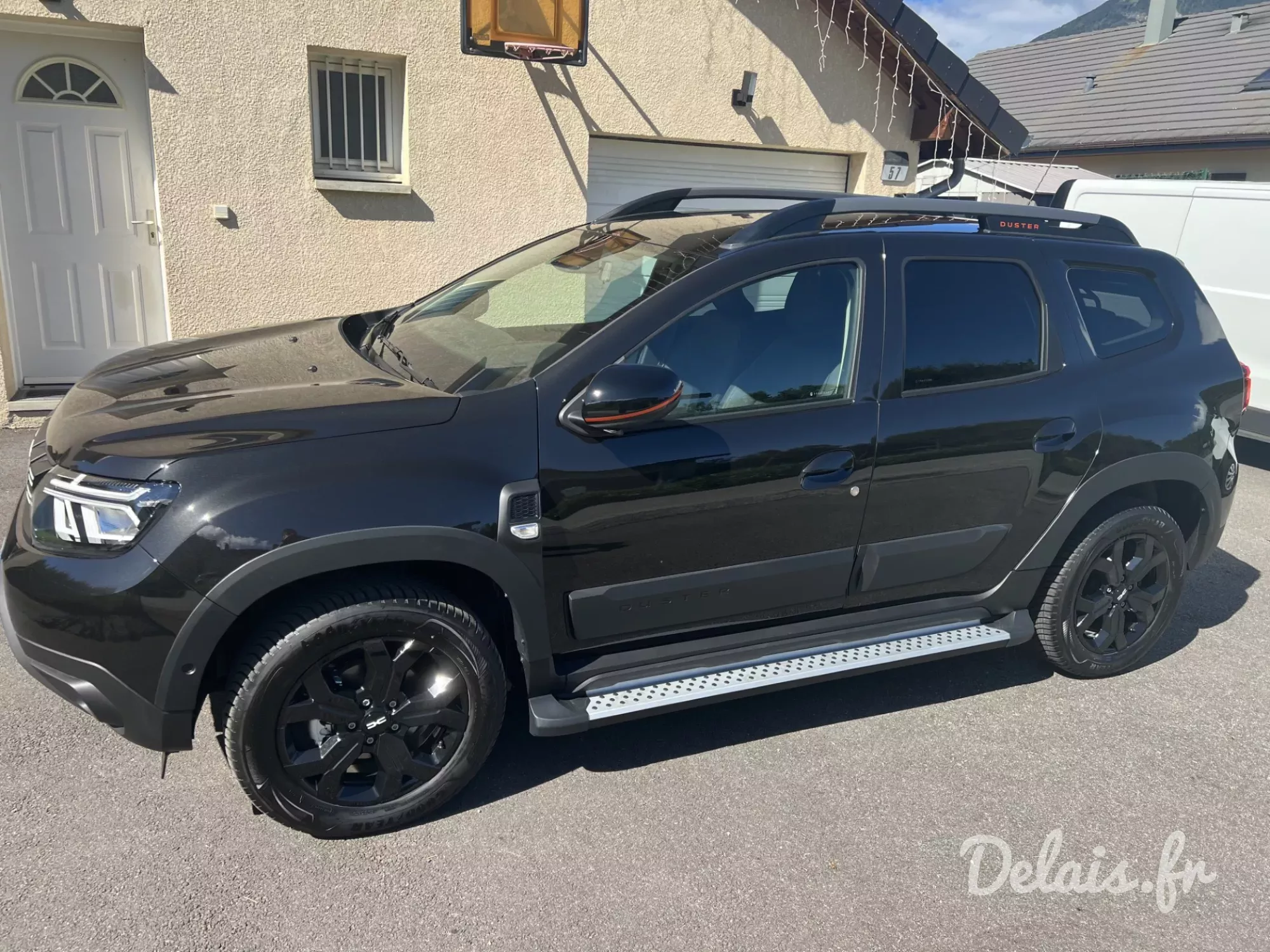 Dacia Duster Pearl Black Extreme