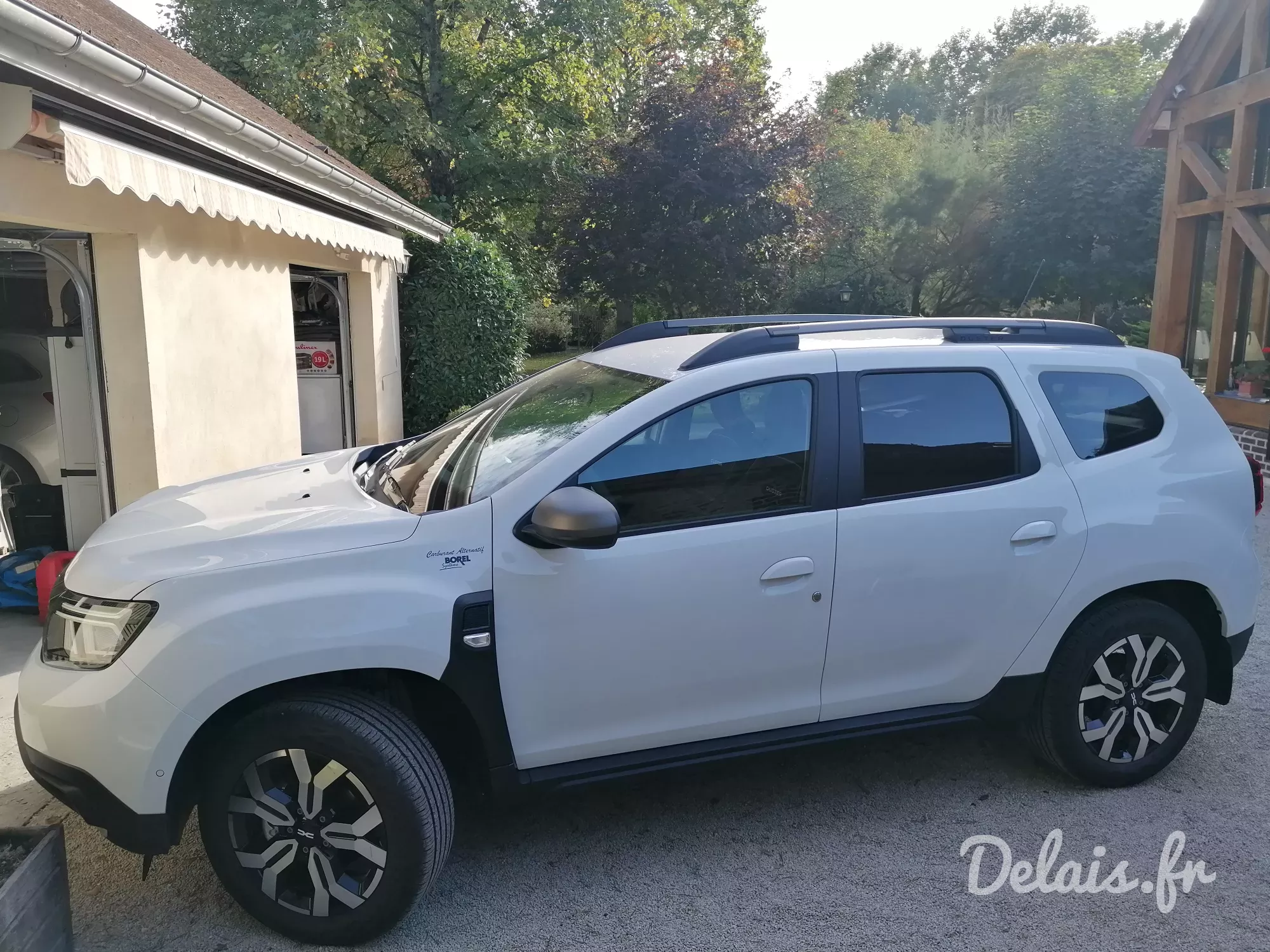 Dacia Duster Glacier White Journey