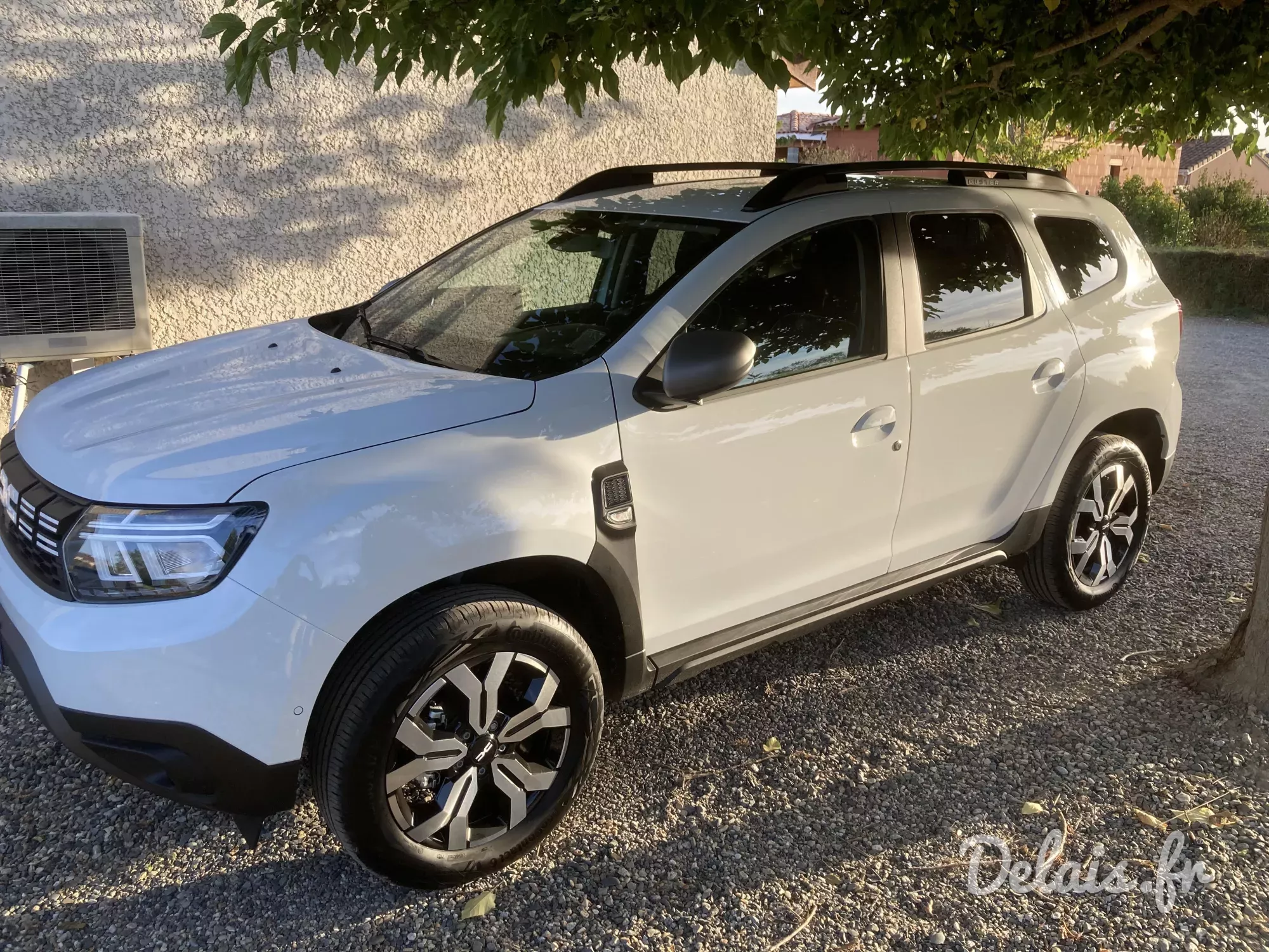 Dacia Duster Glacier White Journey +