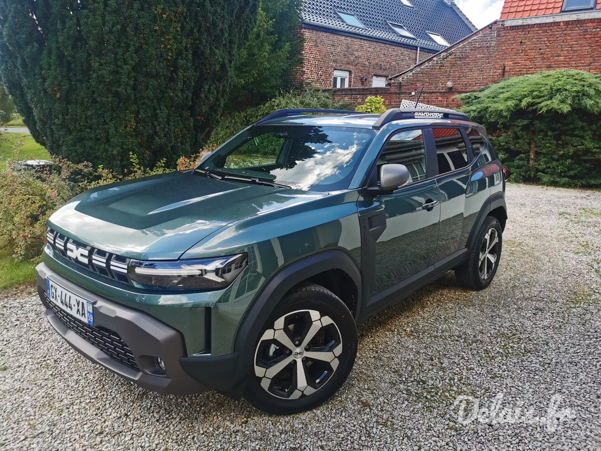 Dacia Duster Cedar Green Journey