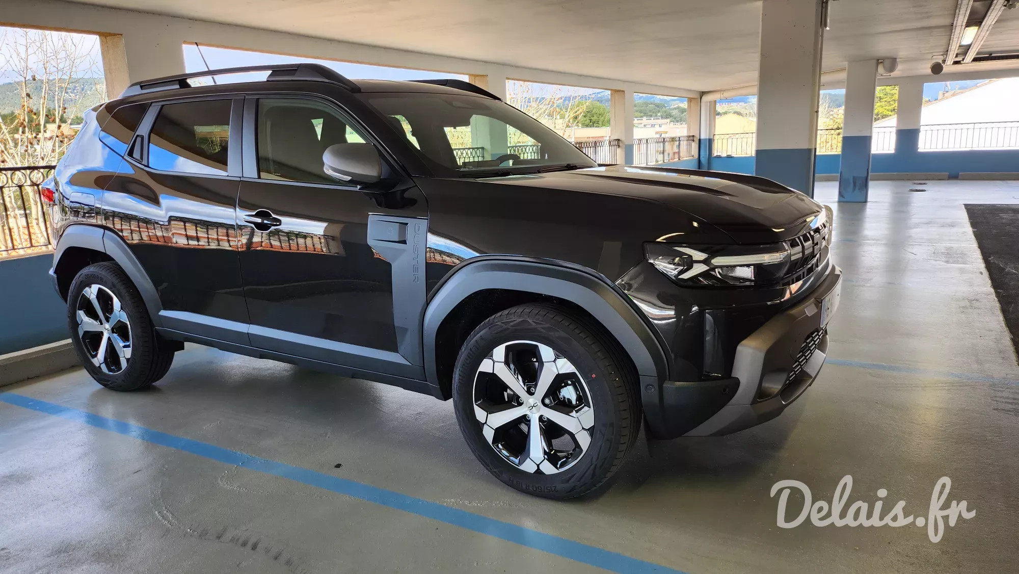 Dacia Duster Pearl Black Journey