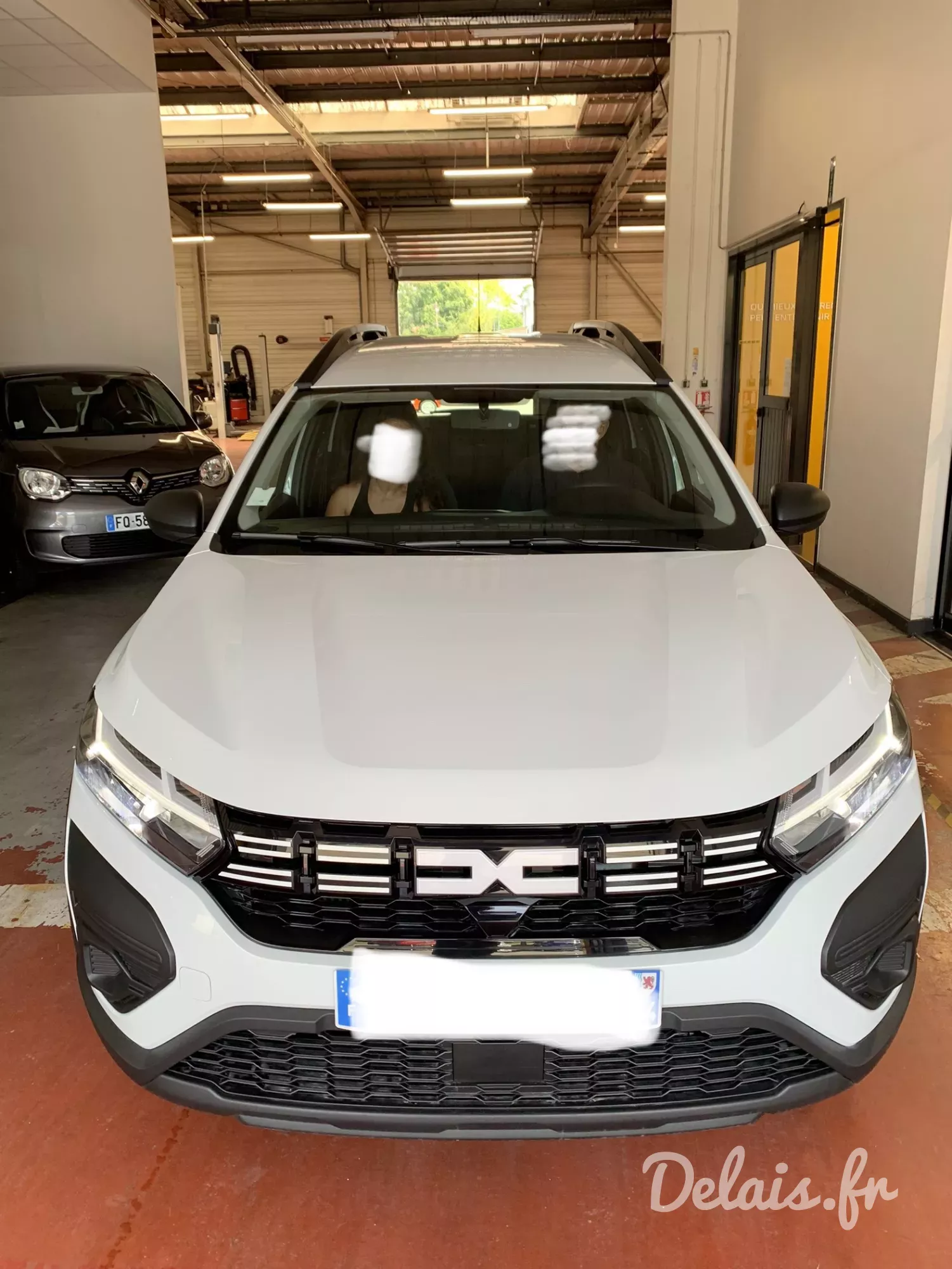 Dacia Jogger Glacier White Essential 5 Places