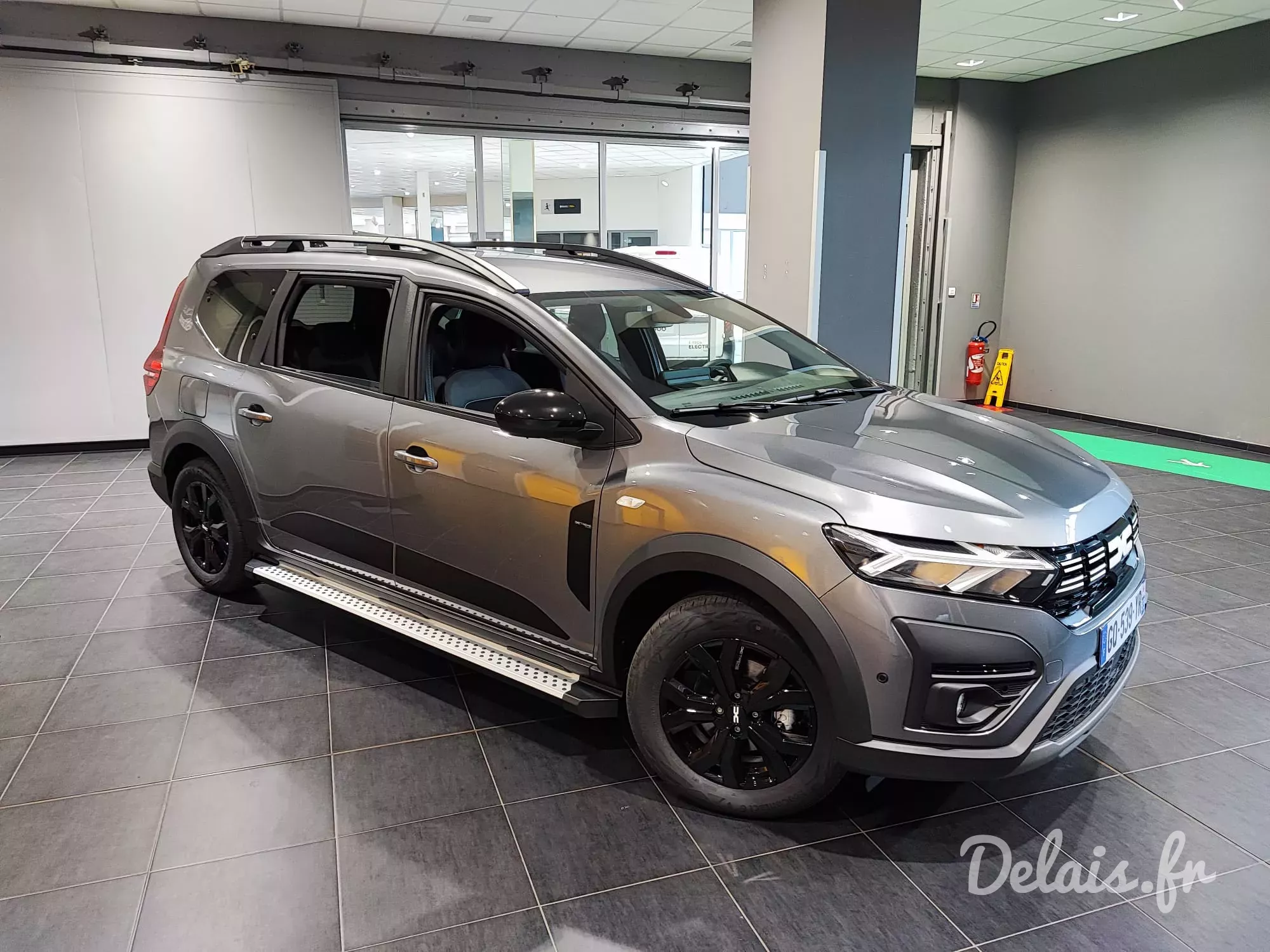Dacia Jogger Shadow Grey Extreme 7 Places