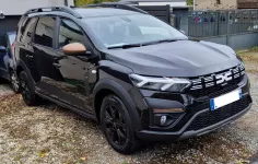 Dacia Jogger Pearl Black Extreme 7 Places of jbm44