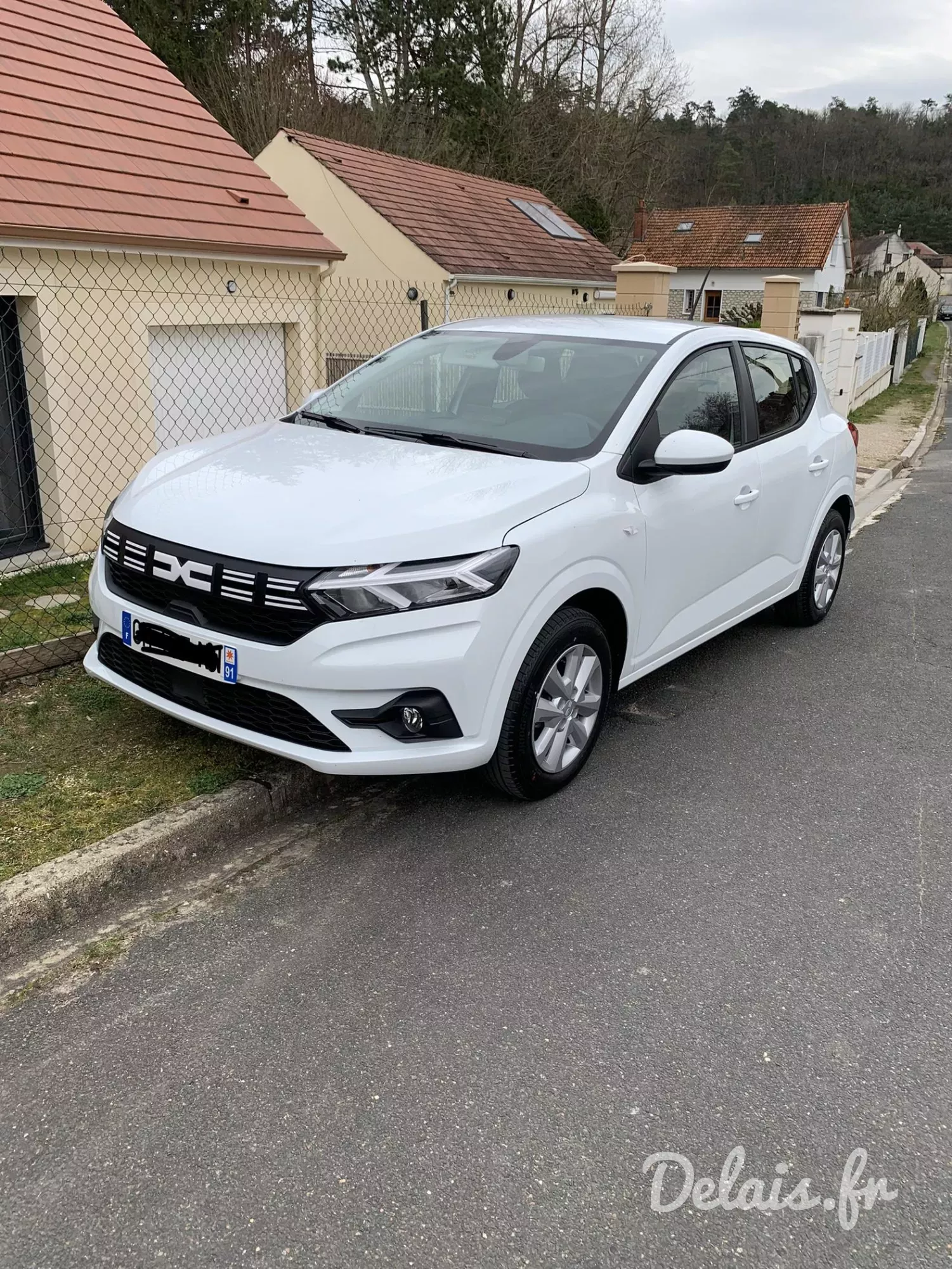 Dacia Sandero Glacier White Expression
