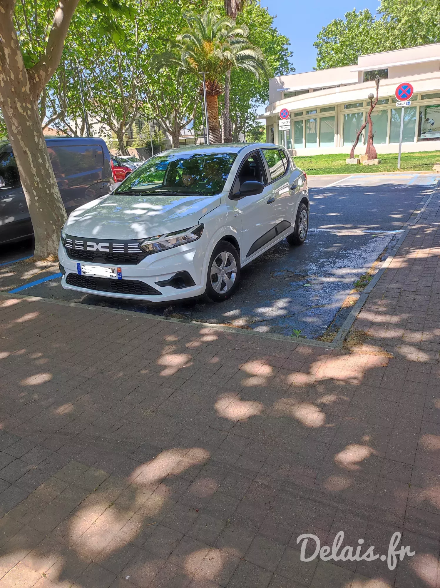Dacia Sandero Glacier White Essential