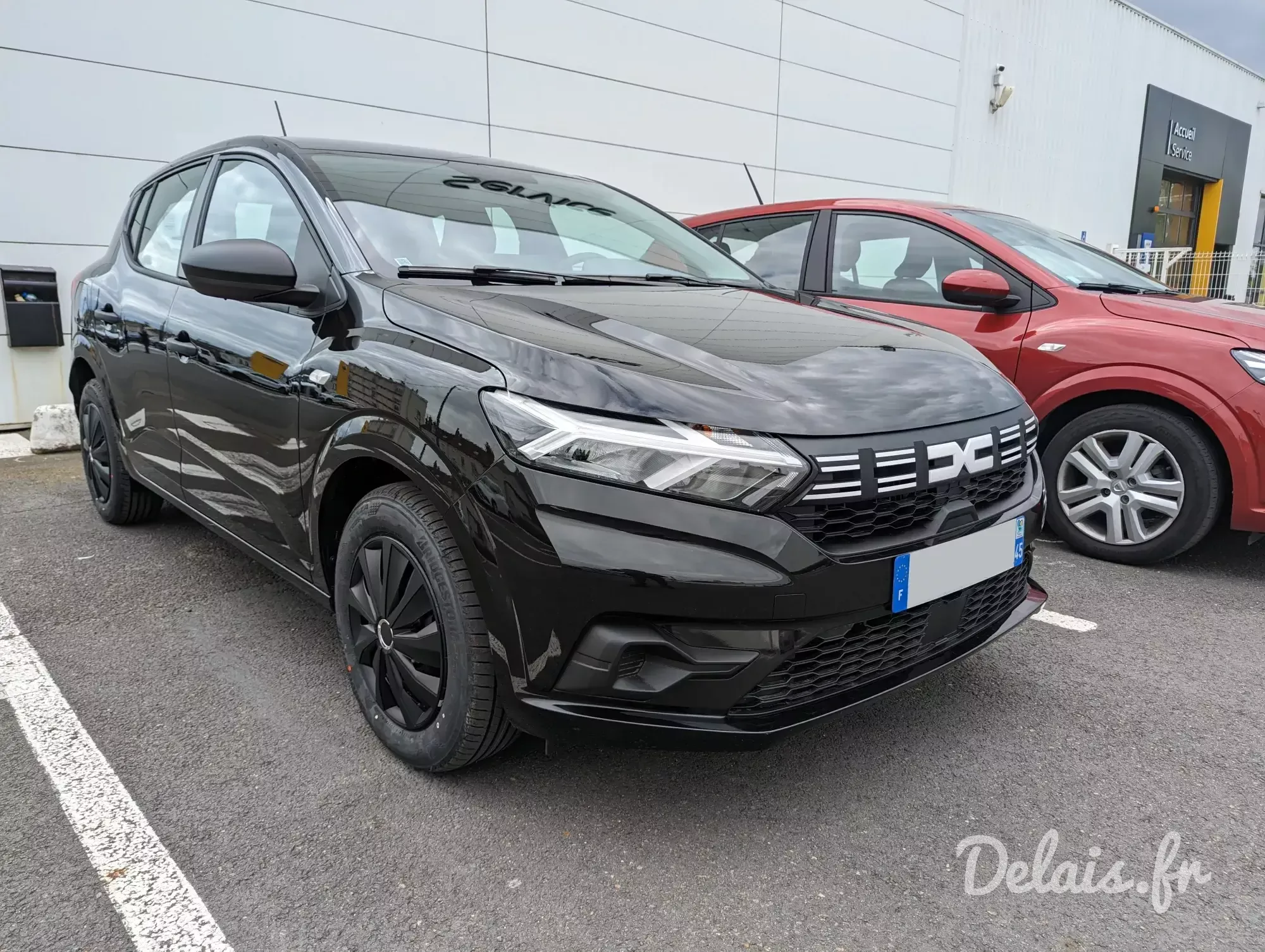 Dacia Sandero Pearl Black Essential