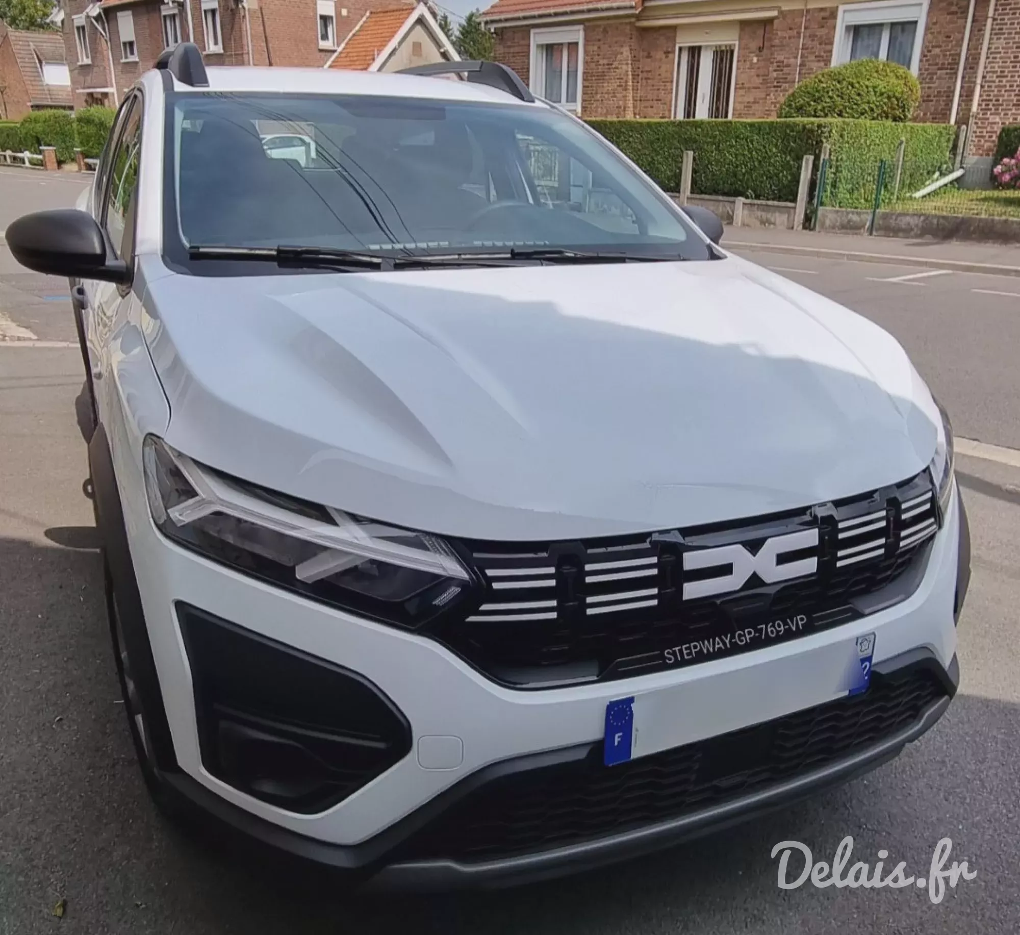 Dacia Sandero Glacier White Stepway Essential