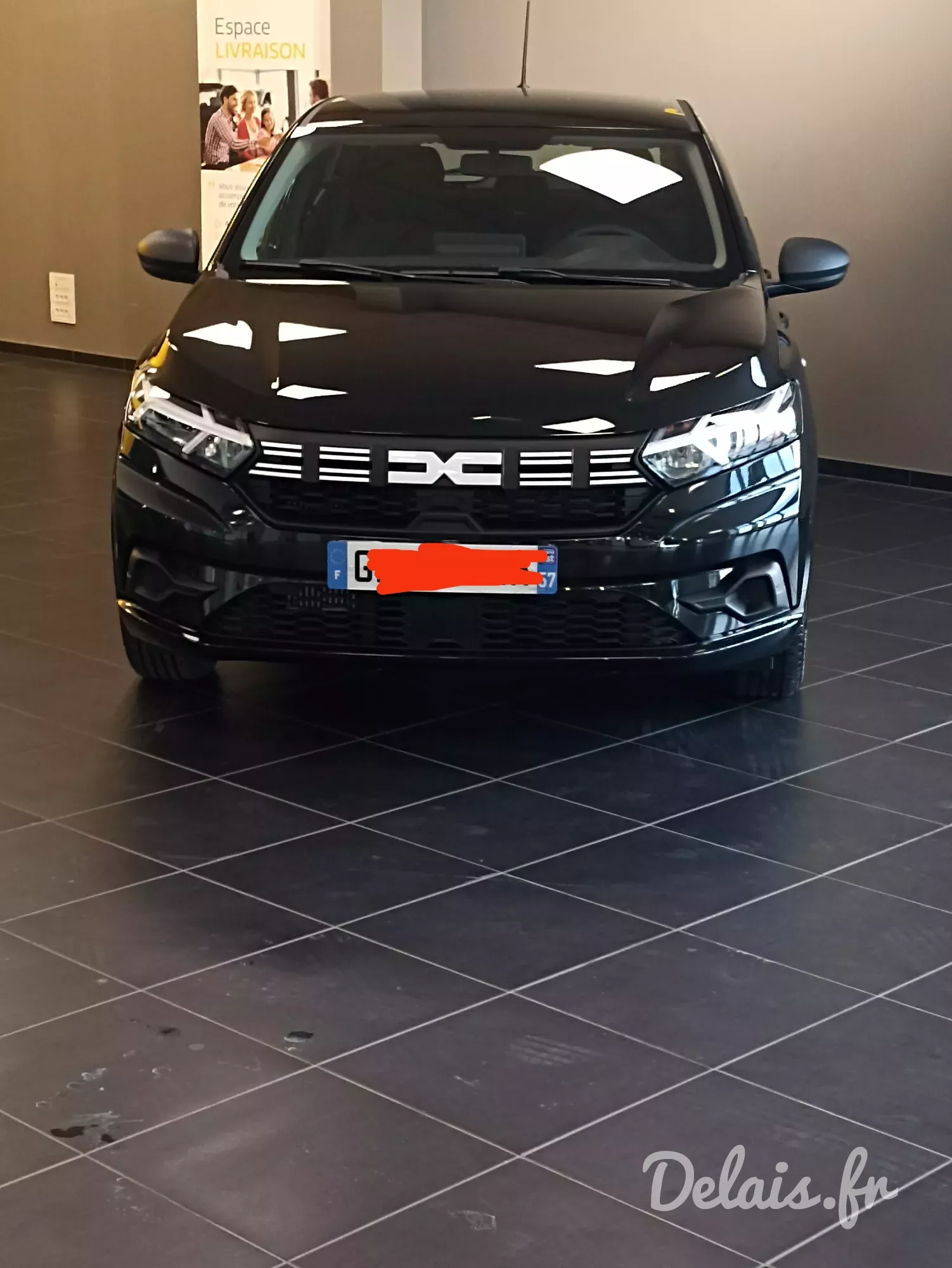 Dacia Sandero Pearl Black Essential