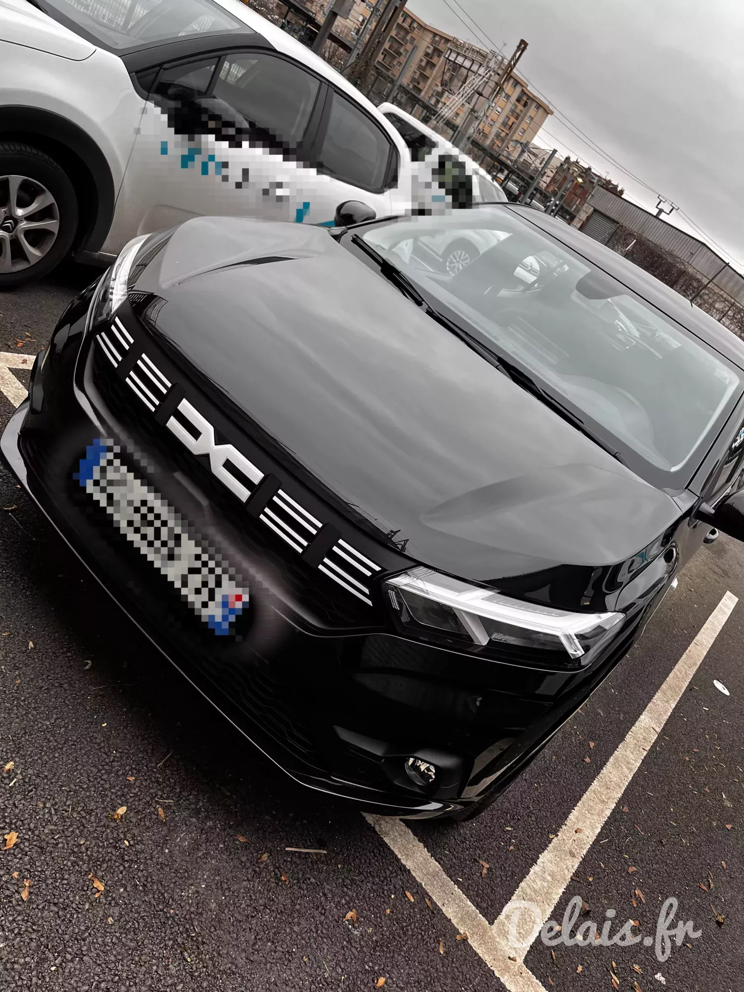 Dacia Sandero Pearl Black Expression