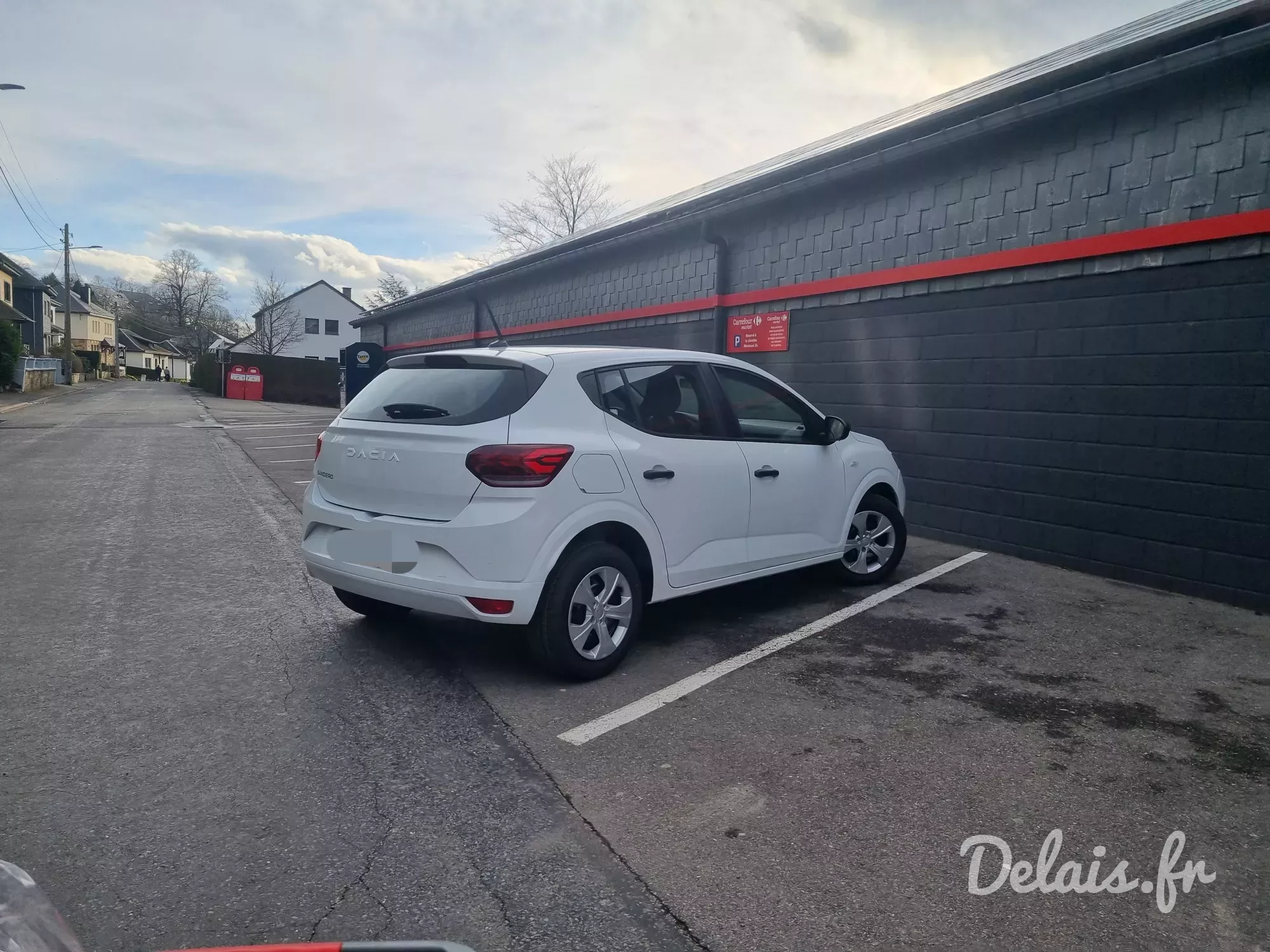 Dacia Sandero Glacier White Essential