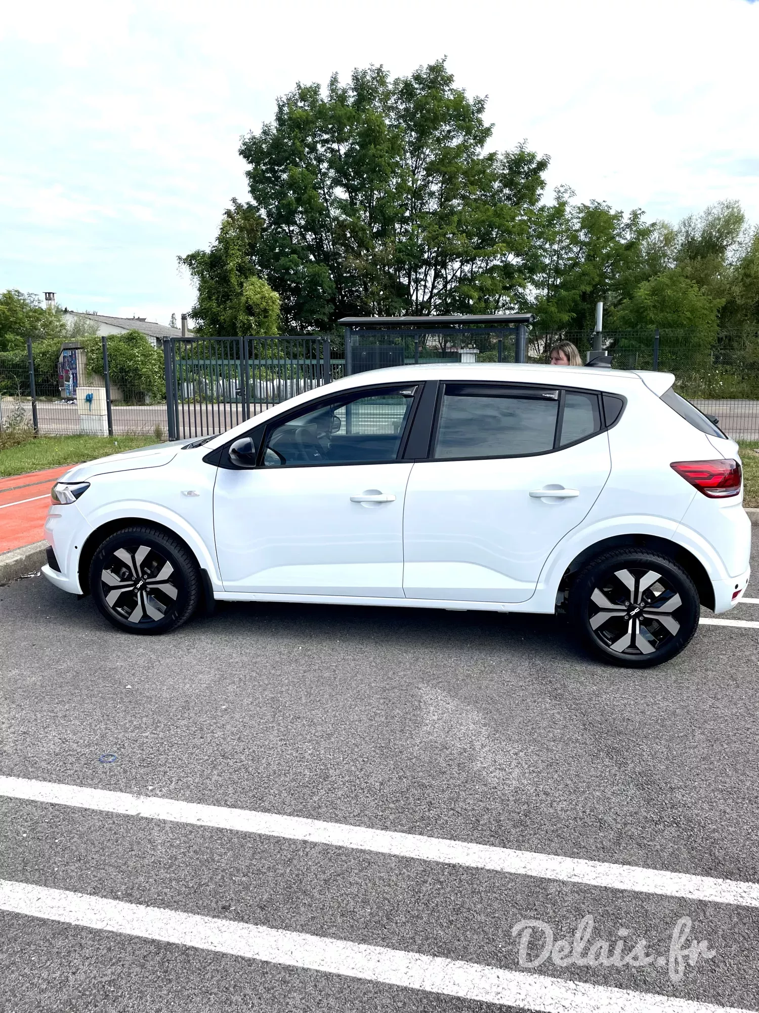 Dacia Sandero Glacier White Expression