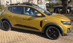 Dacia Sandero Jaune Ambré Stepway Extreme + of Sallydn