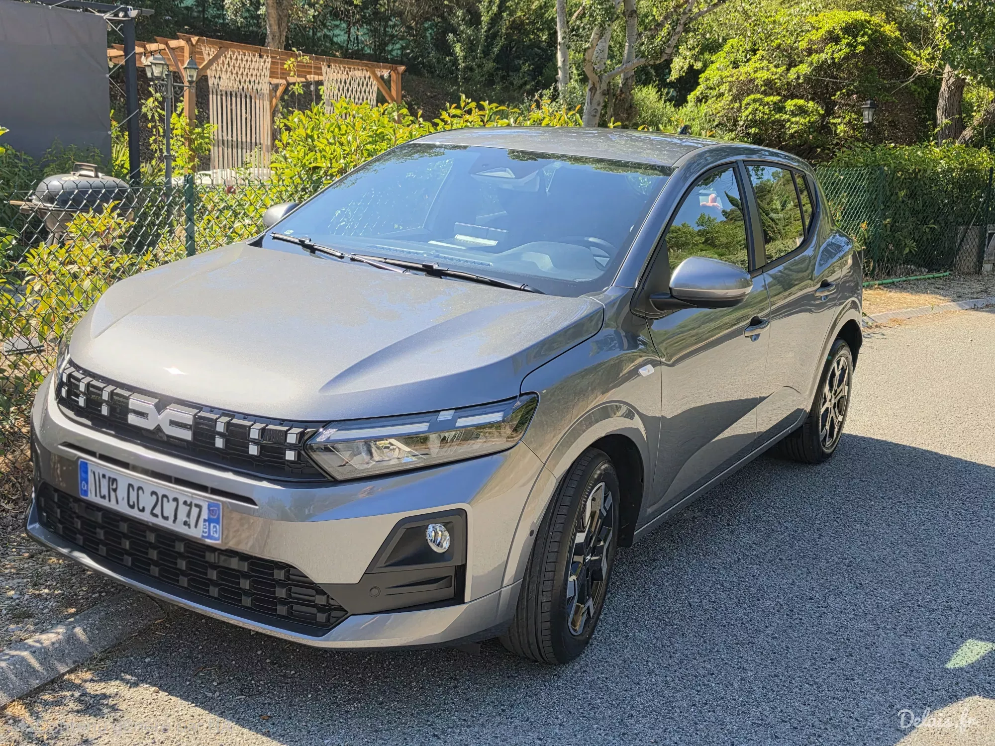 Dacia Sandero Shadow Grey Journey