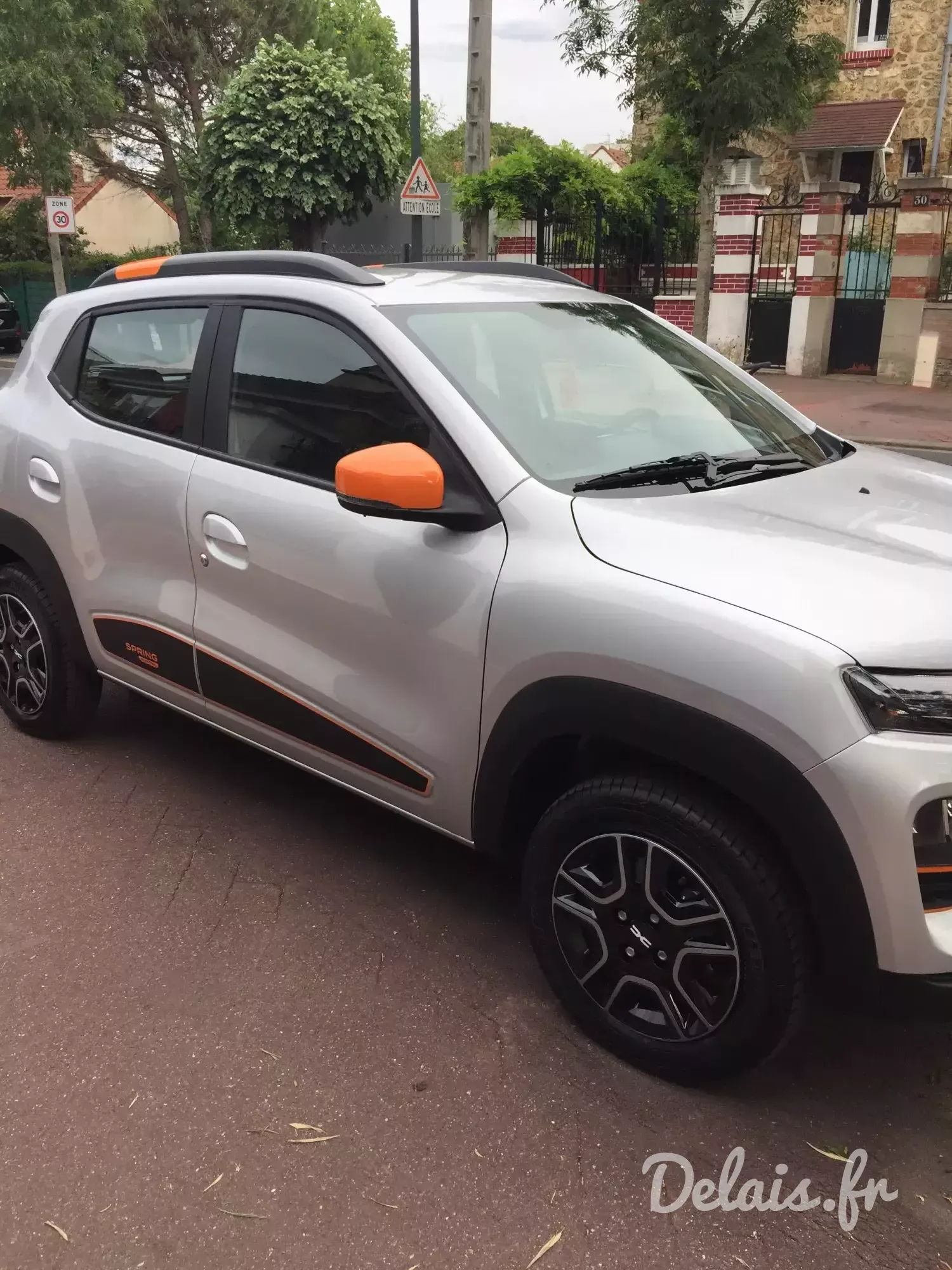 Dacia Spring Lightning Grey Expression