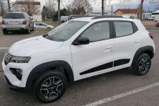 Dacia Spring Polar White Essential of adoubeur
