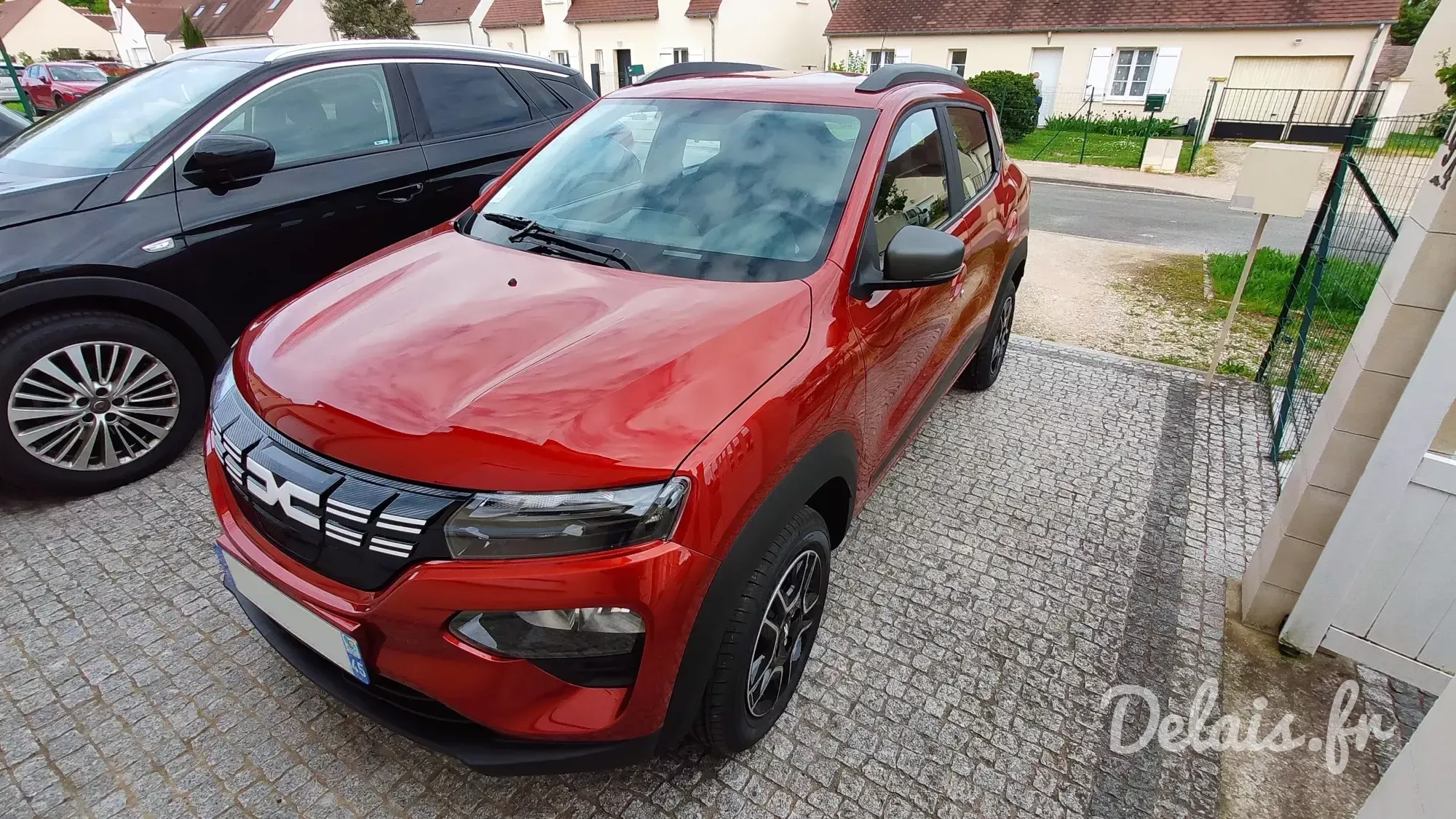 Dacia Spring Rouge Goji Expression