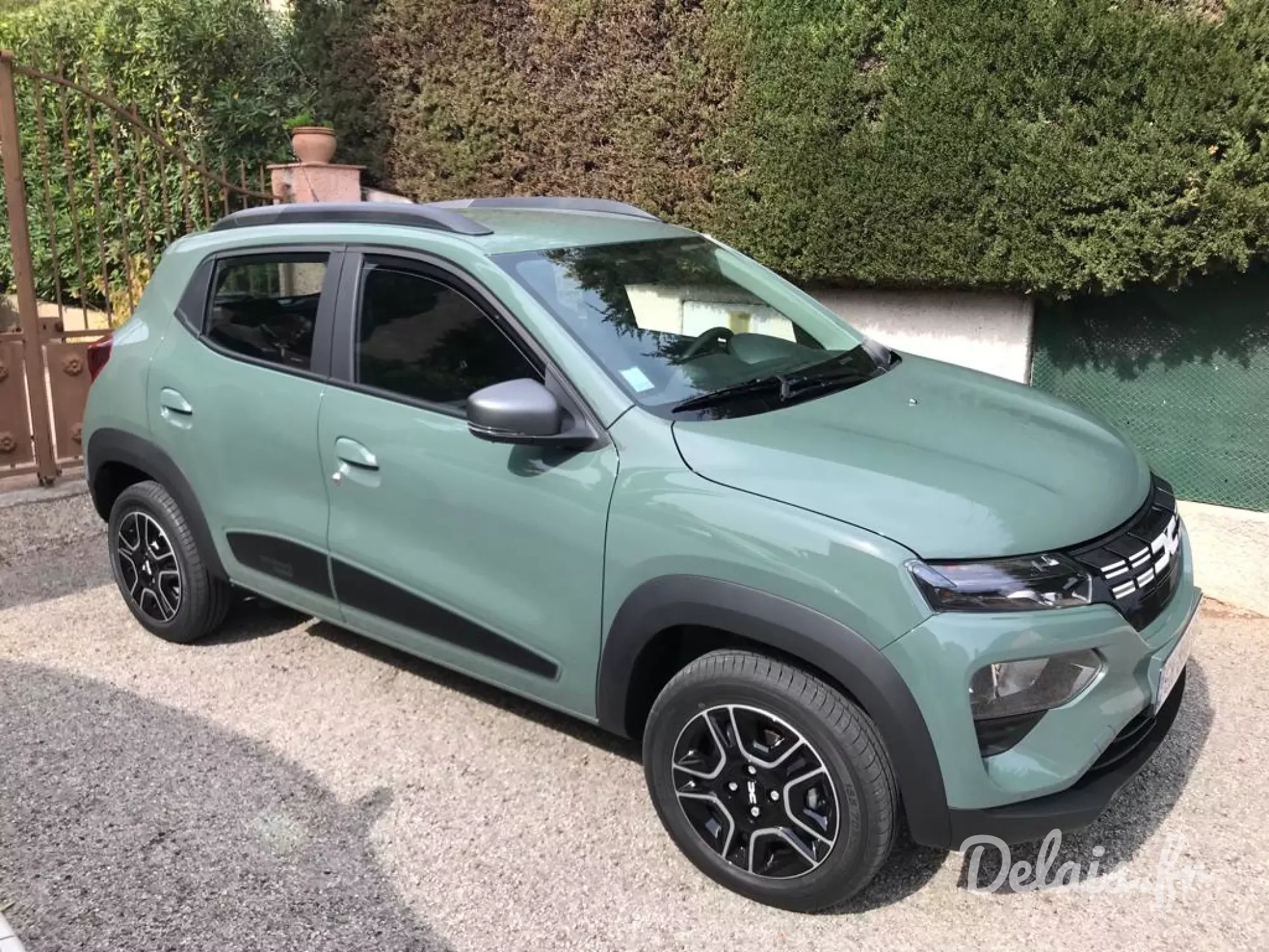 Dacia Spring Khaki Expression