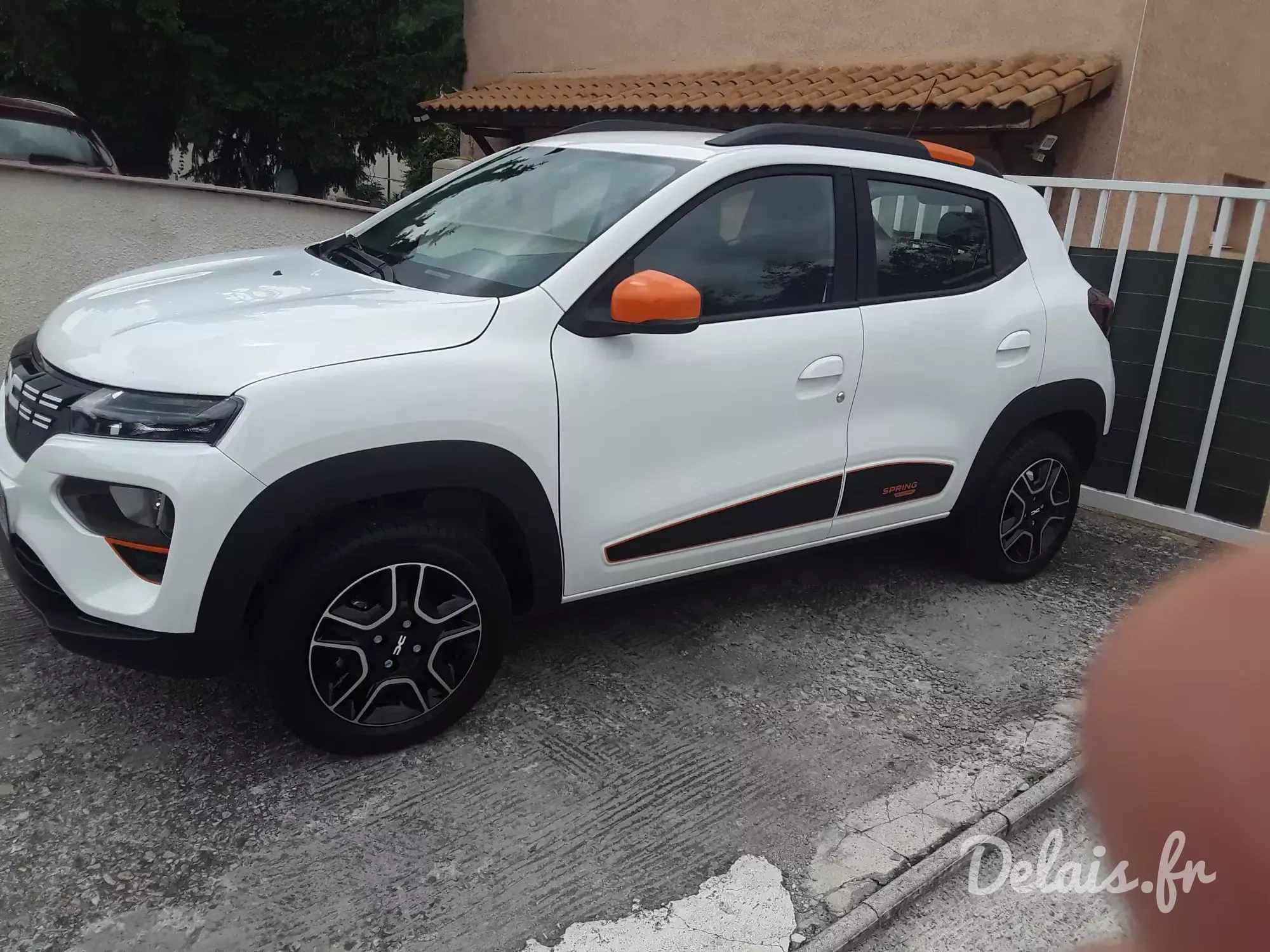 Dacia Spring Polar White Expression