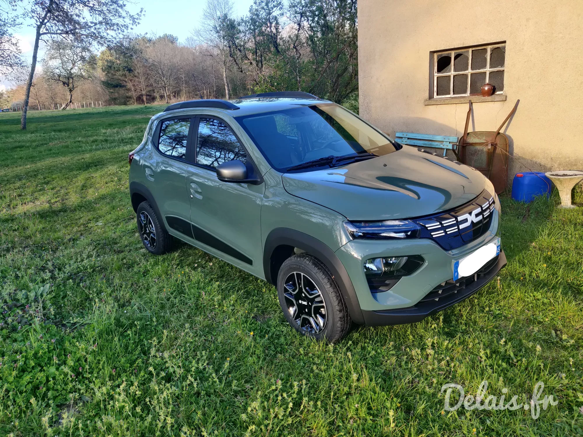 Dacia Spring Khaki Expression
