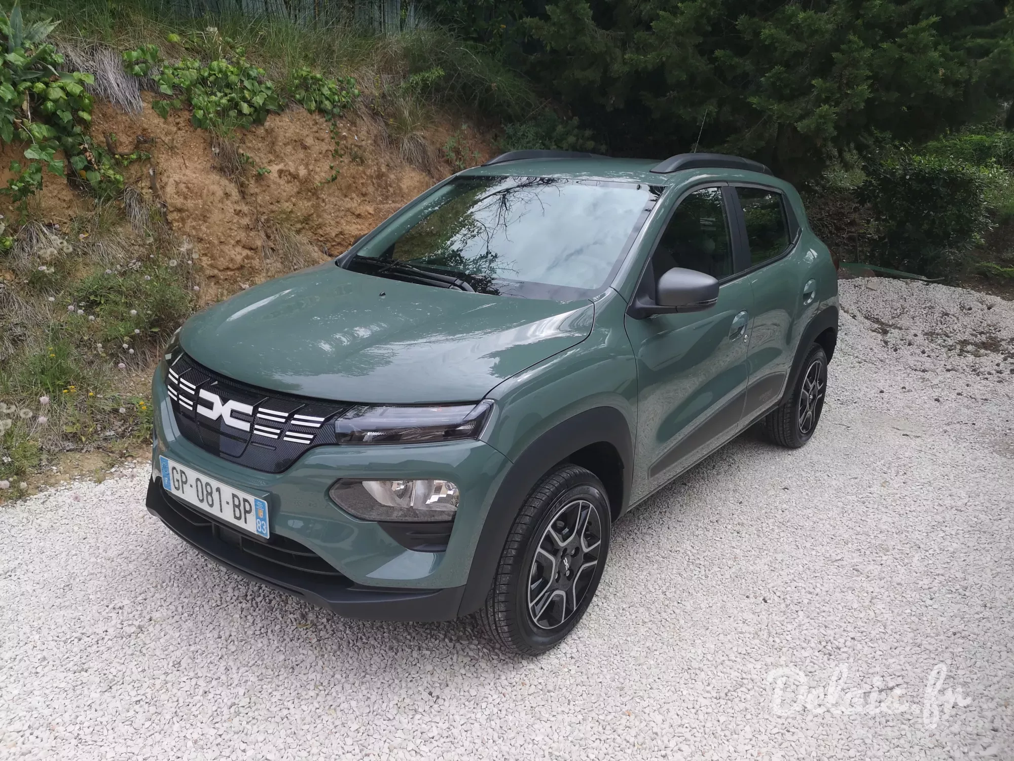 Dacia Spring Khaki Expression