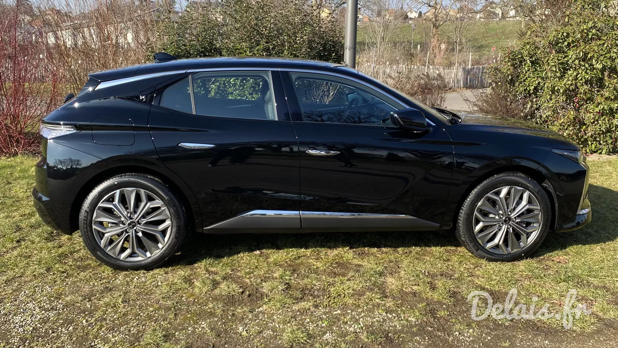 DS4 Noir Perla Nera Trocadero