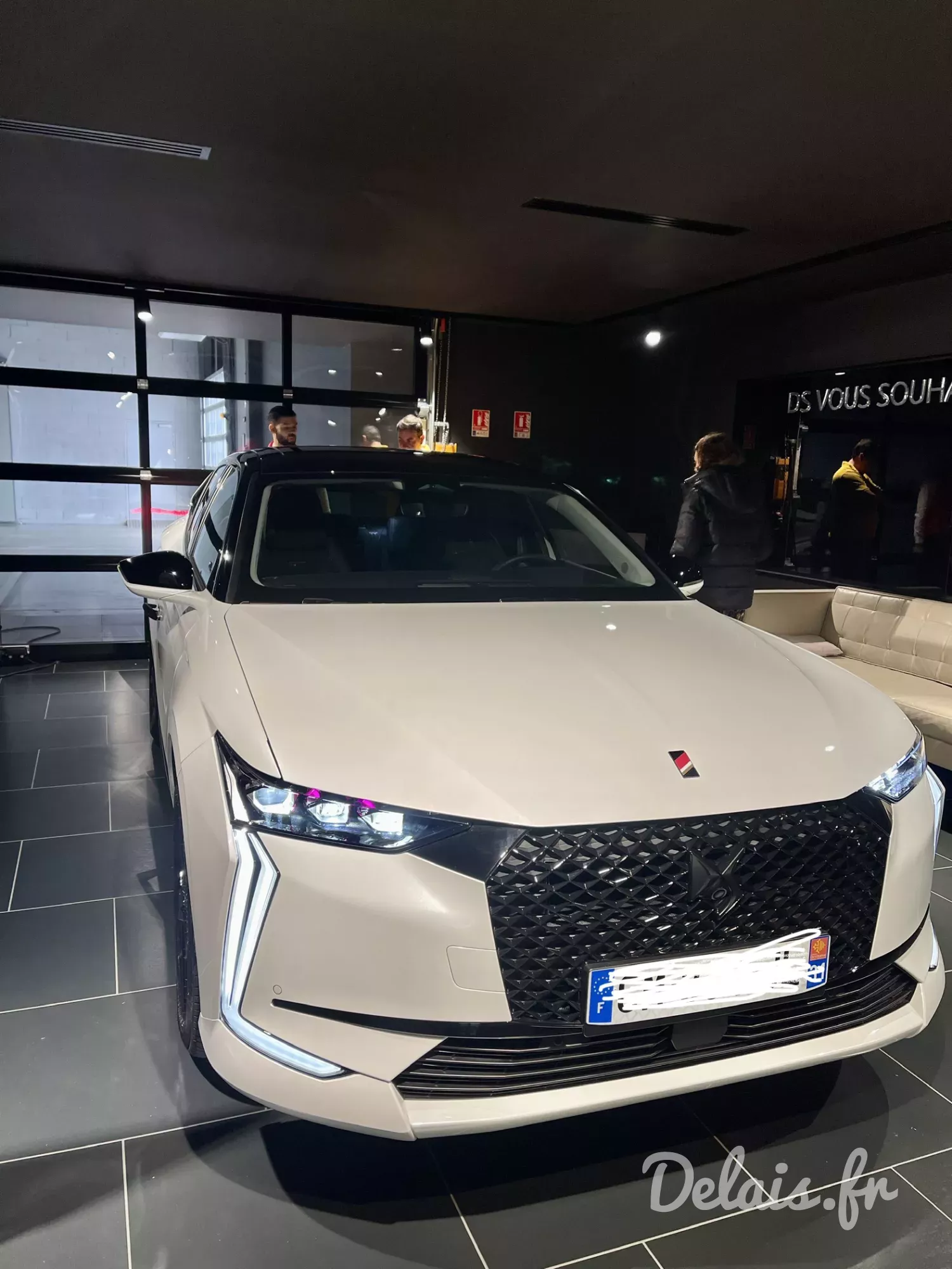 DS4 Blanc Nacré Performance Line +
