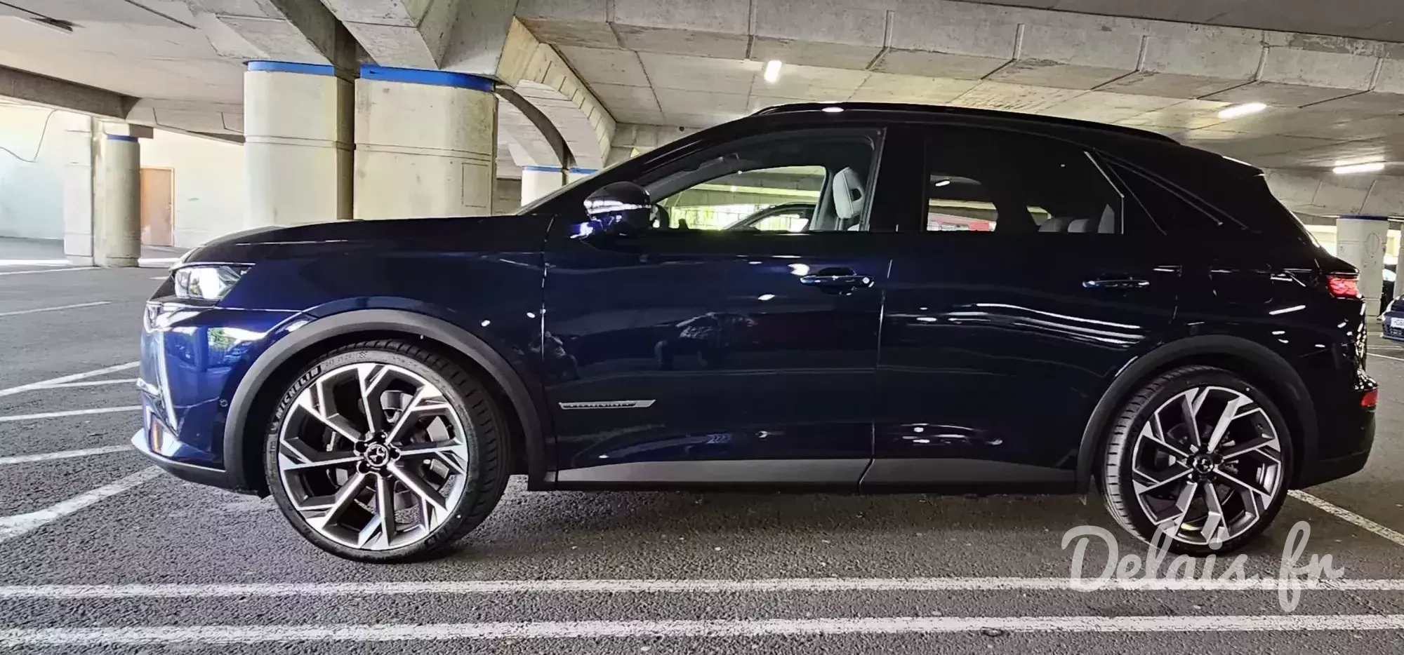 DS7 Bleu Saphir La Première