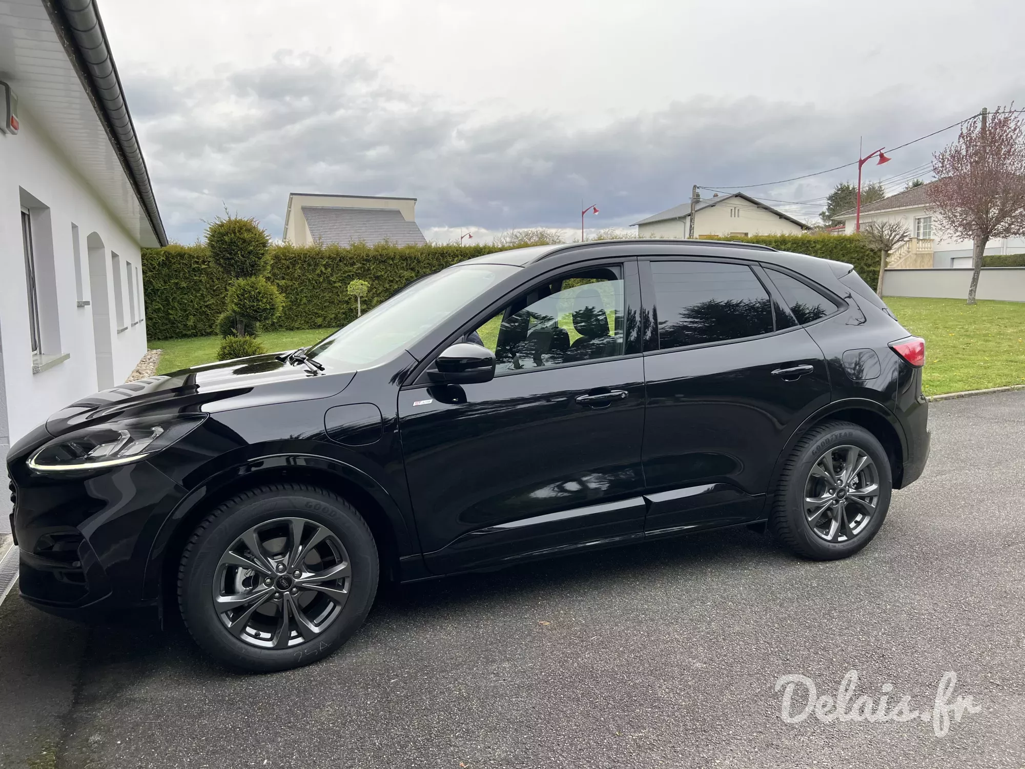 Ford Kuga Agate Black ST-Line X