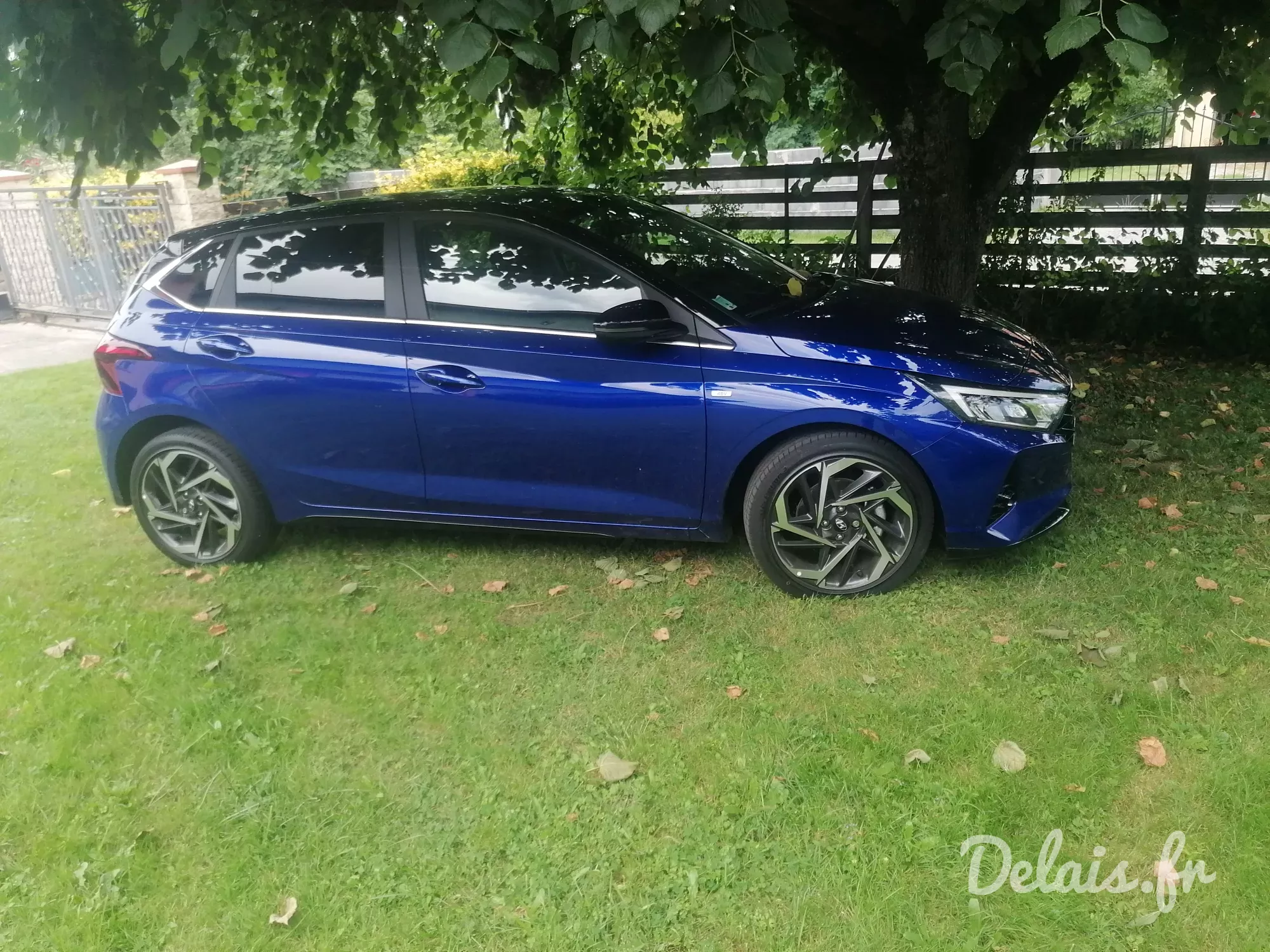 Hyundai i20 Intense Blue Creative