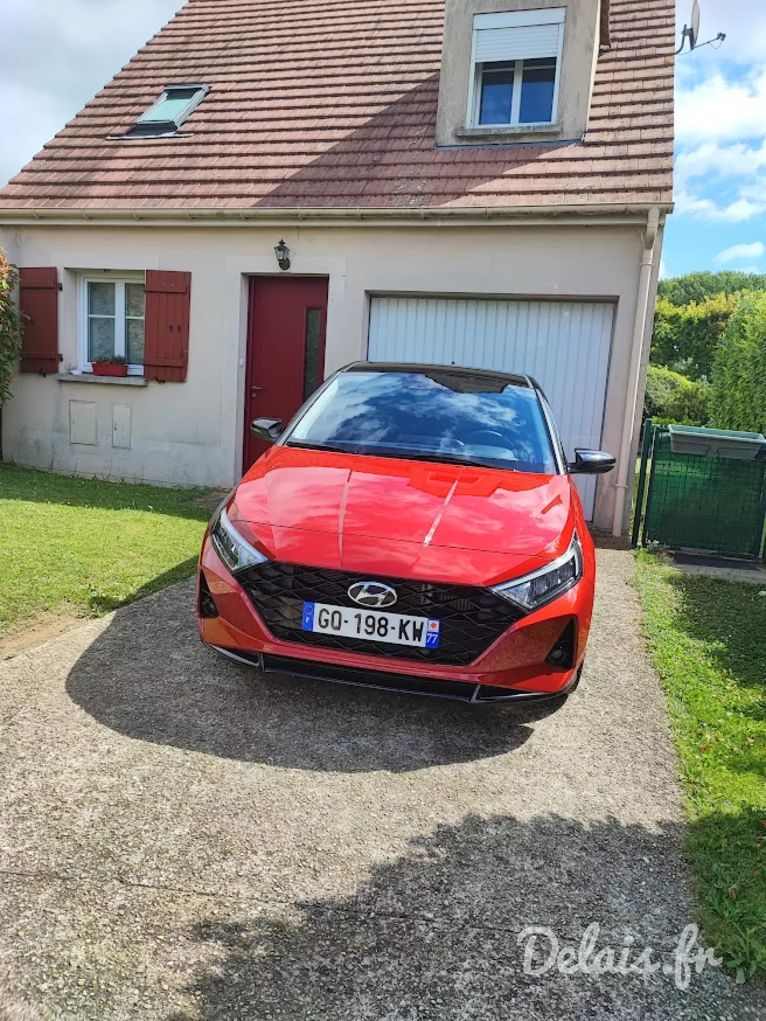 Hyundai i20 Dragon Red Creative
