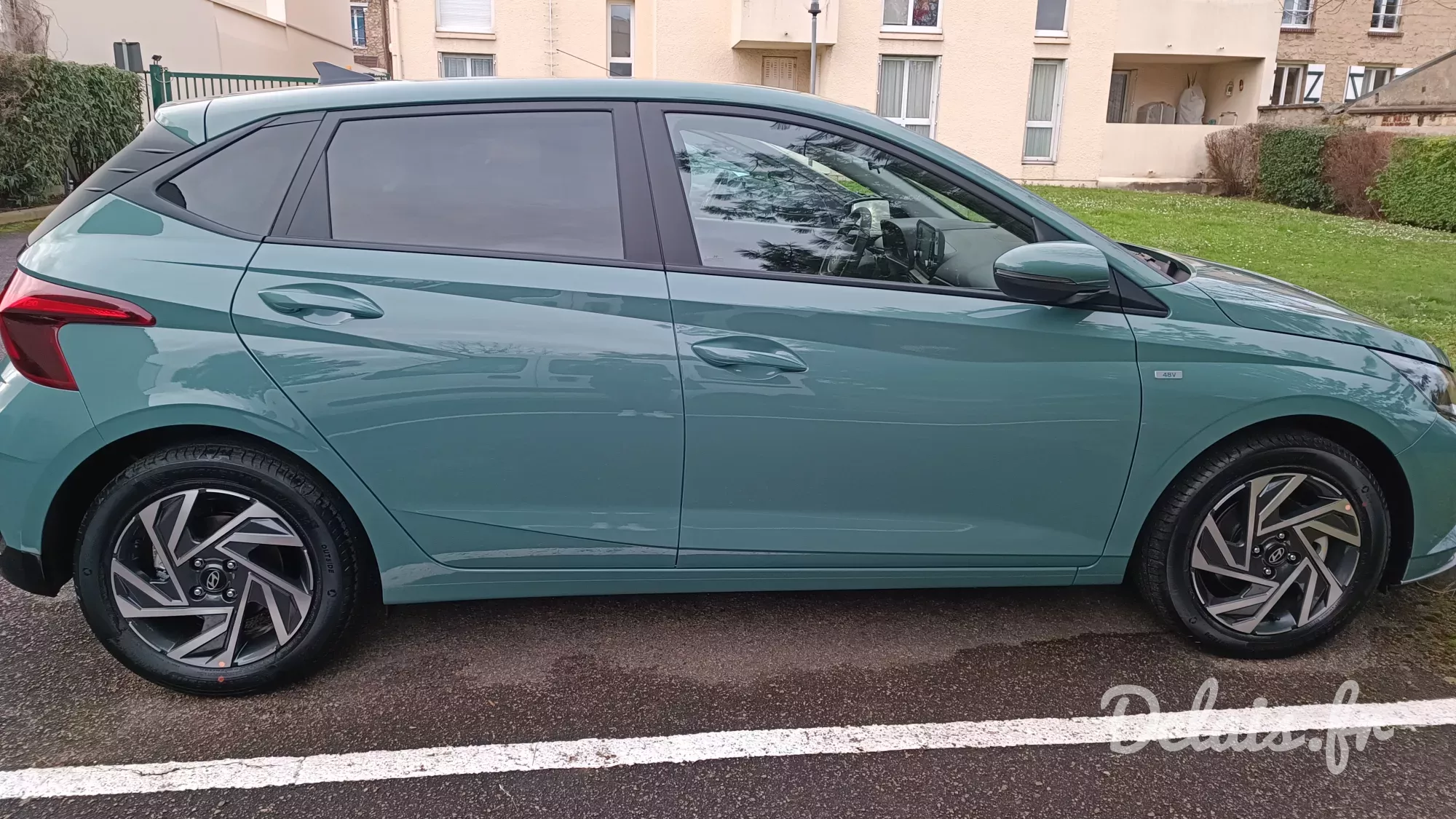Hyundai i20 Mangrove Green Intiutive
