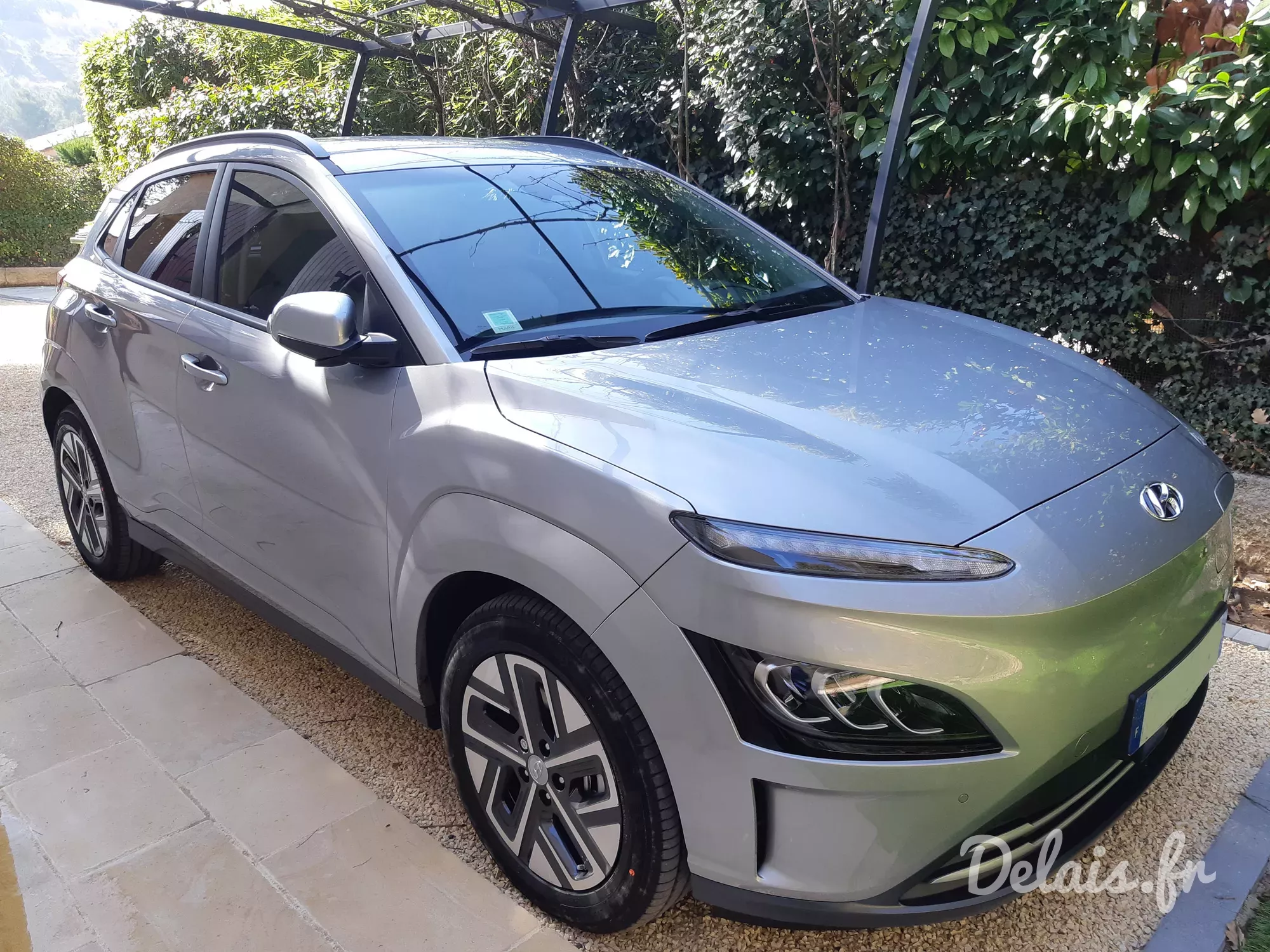 Hyundai Kona Shimmering Silver Executive