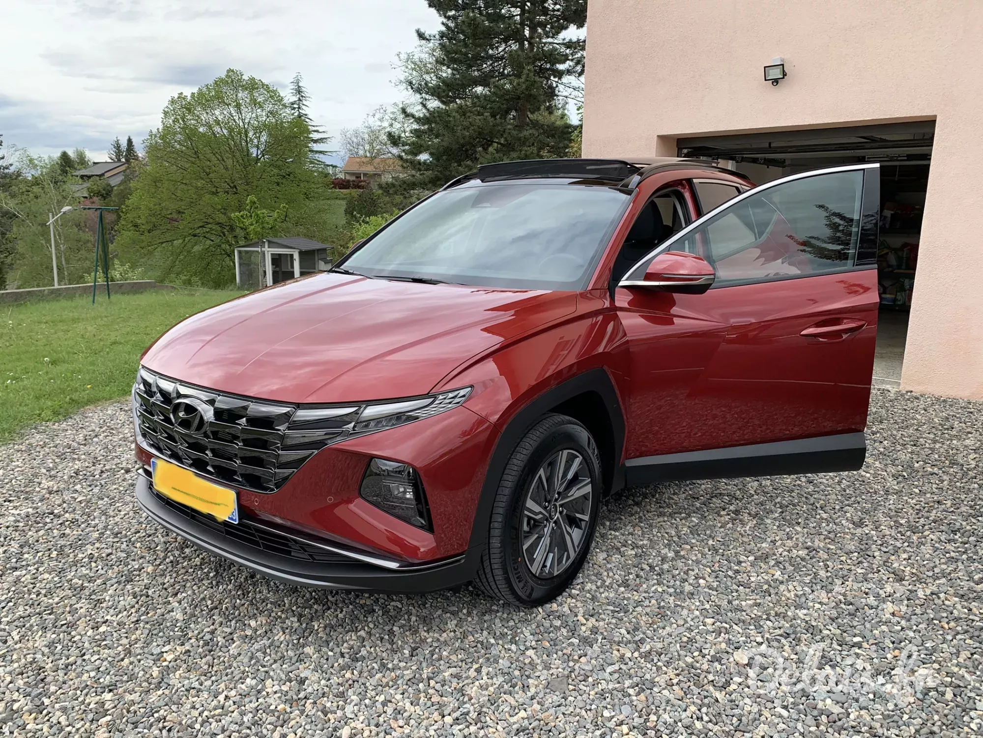 Hyundai Tucson Sunset Red Creative