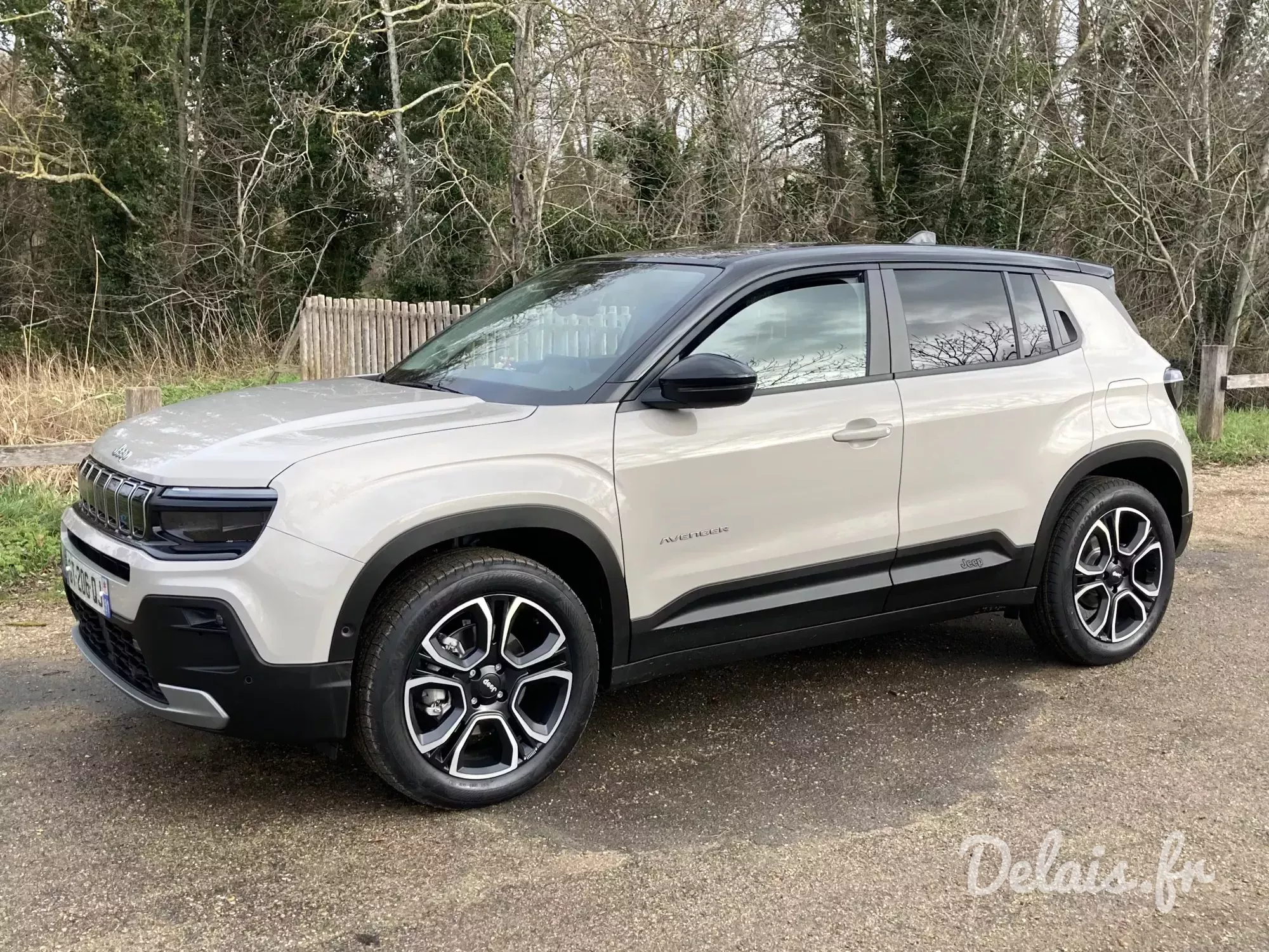 Jeep Avenger Stone Grey Summit