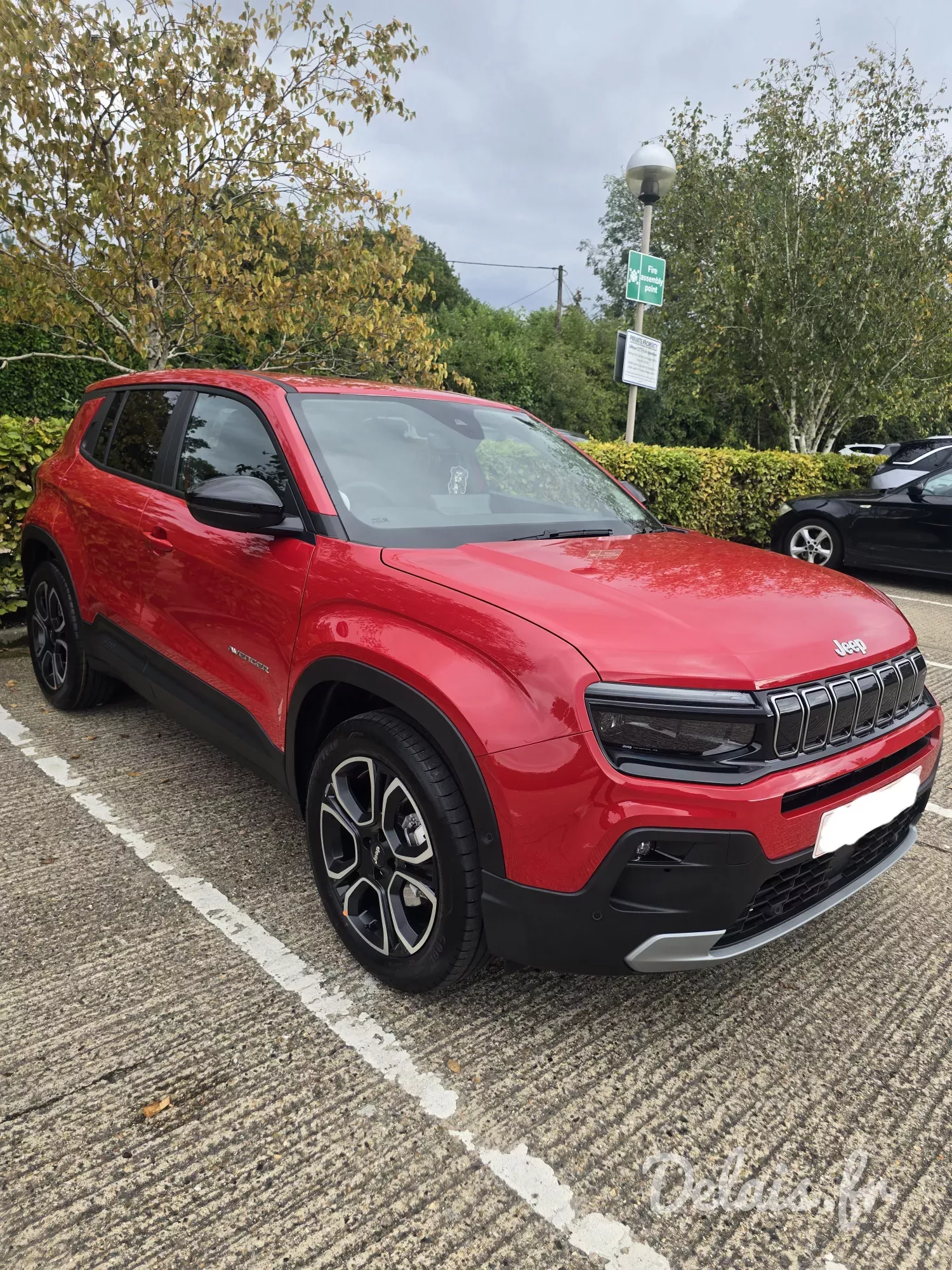 Jeep Avenger Ruby Red Summit
